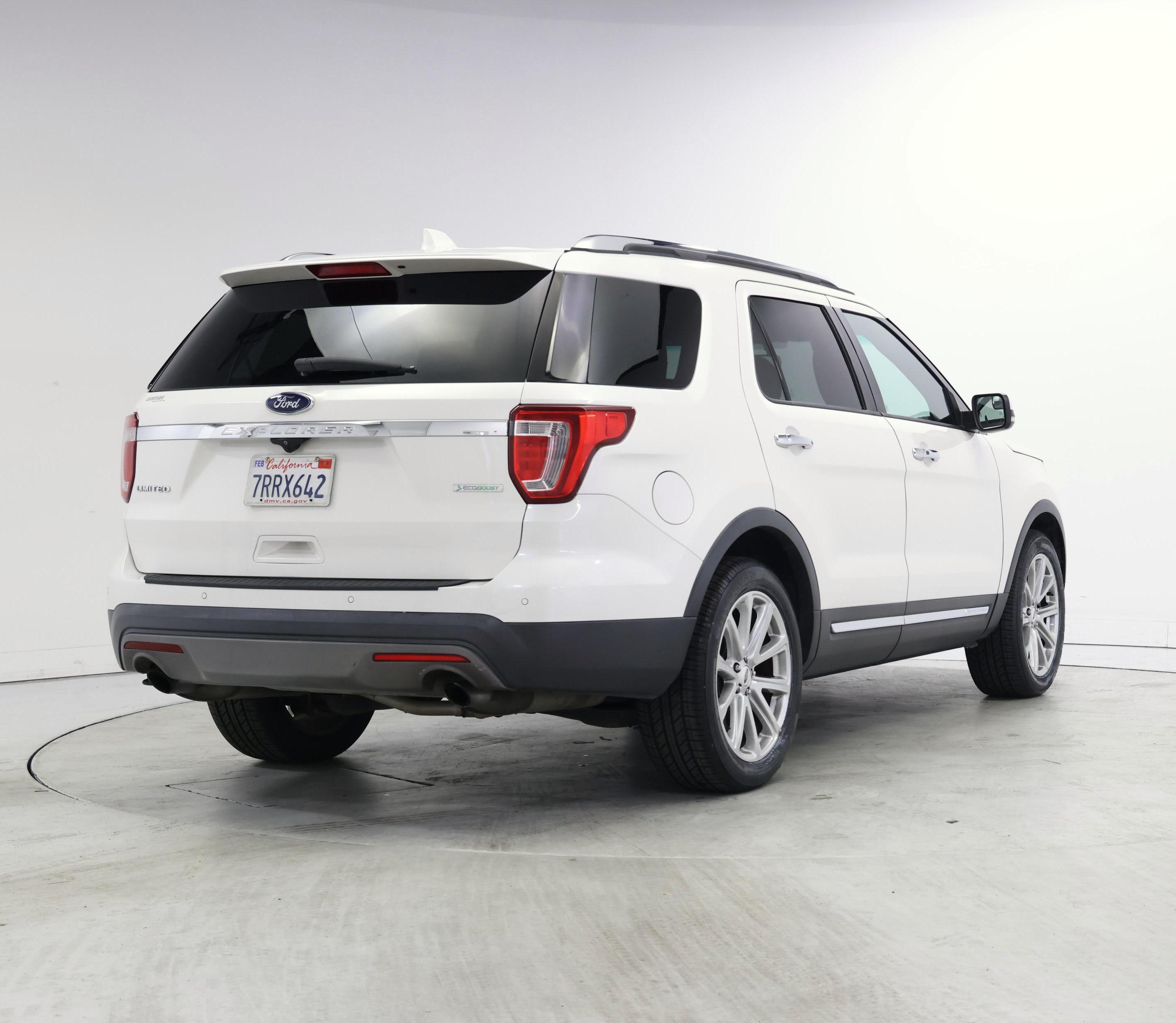 Thumbnail: 2016 Ford Explorer - 8