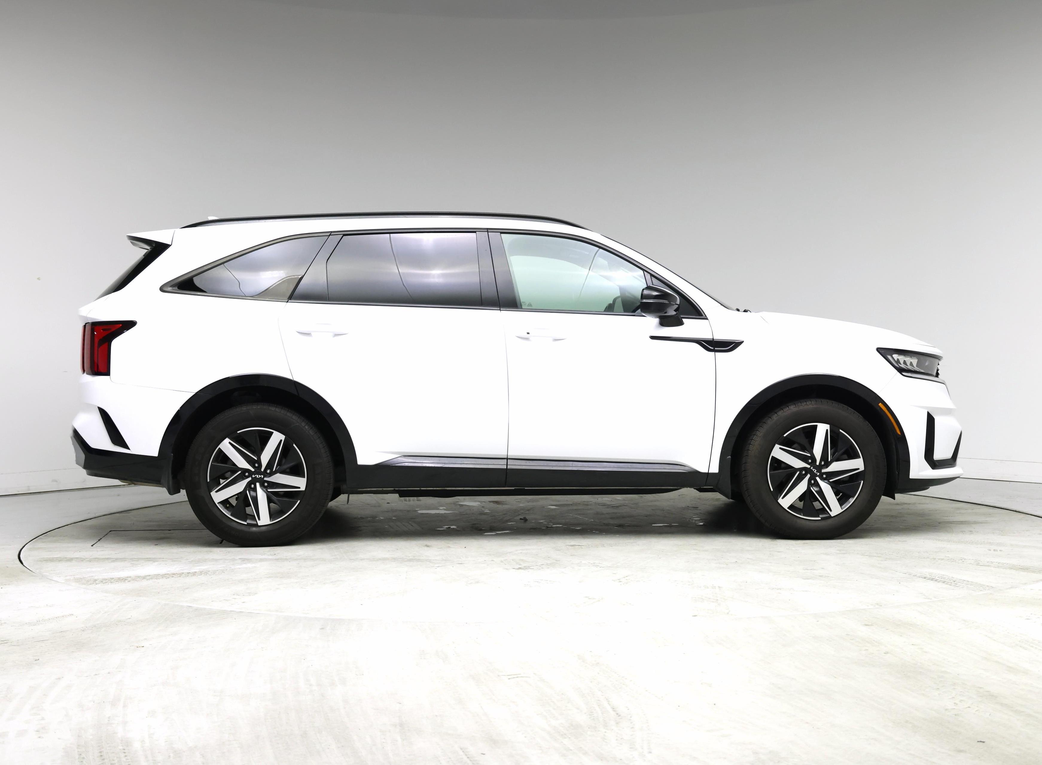 Thumbnail: 2022 Kia Sorento - 7
