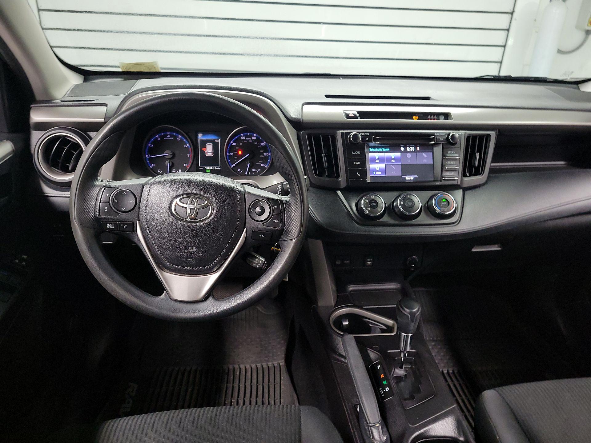 Thumbnail: 2018 Toyota RAV4 - 9