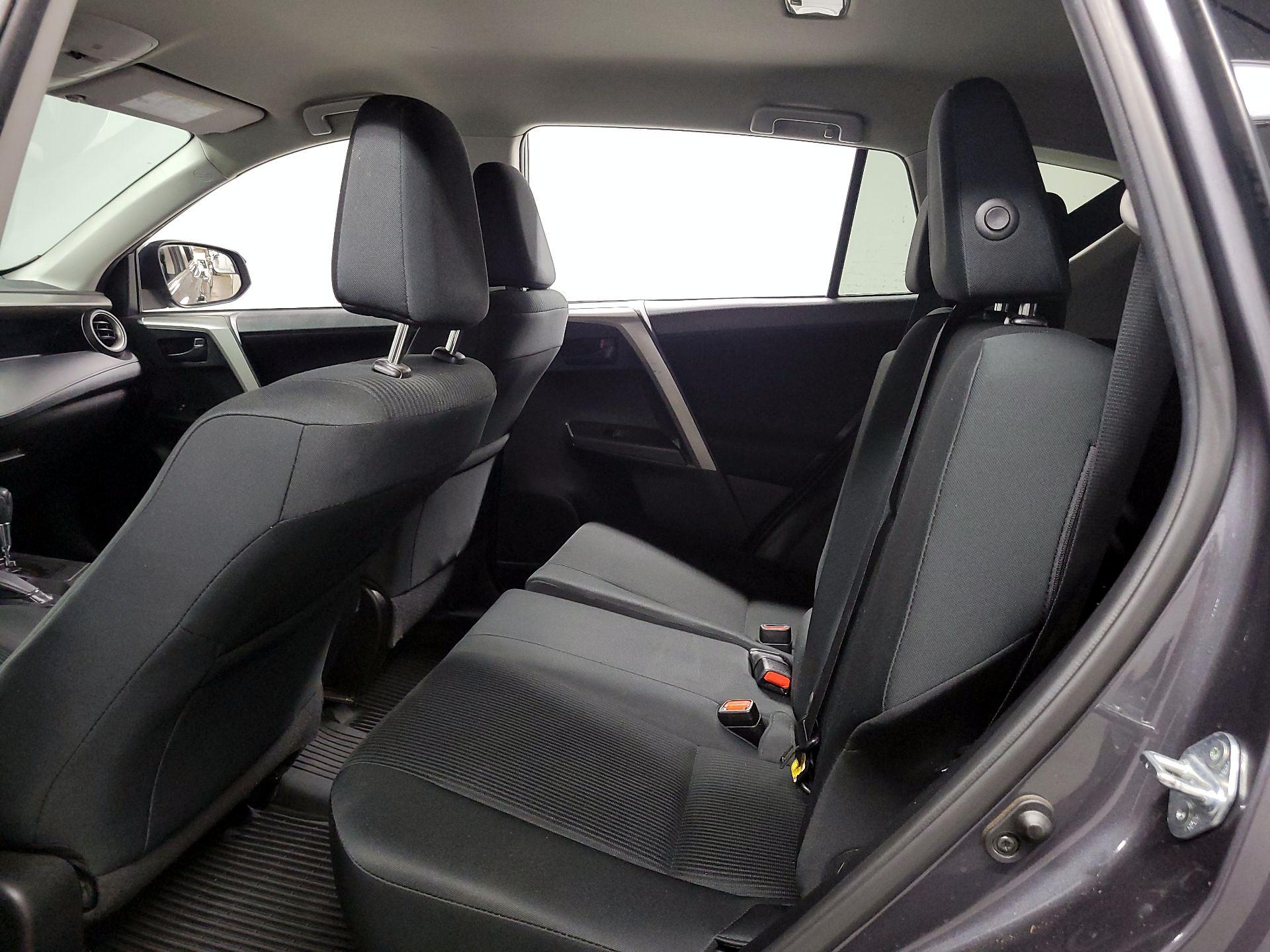 Thumbnail: 2018 Toyota RAV4 - 16