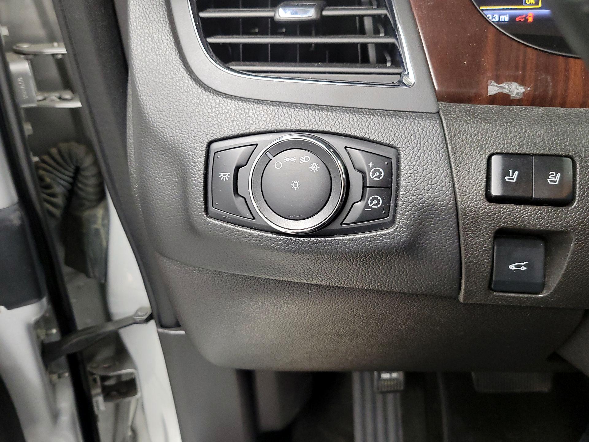 Thumbnail: 2013 Ford Edge - 13