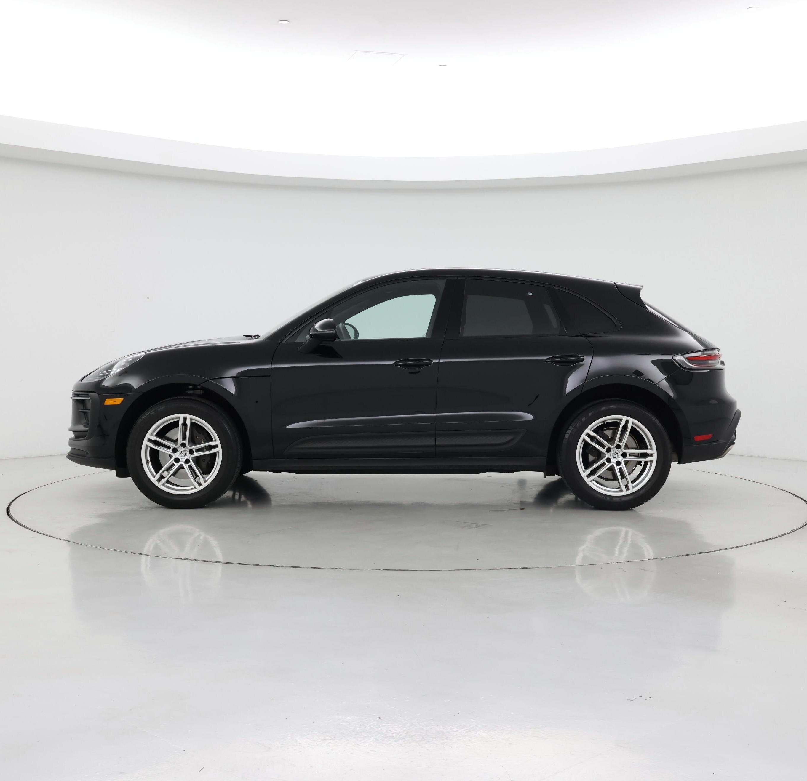 Thumbnail: 2022 Porsche Macan - 3