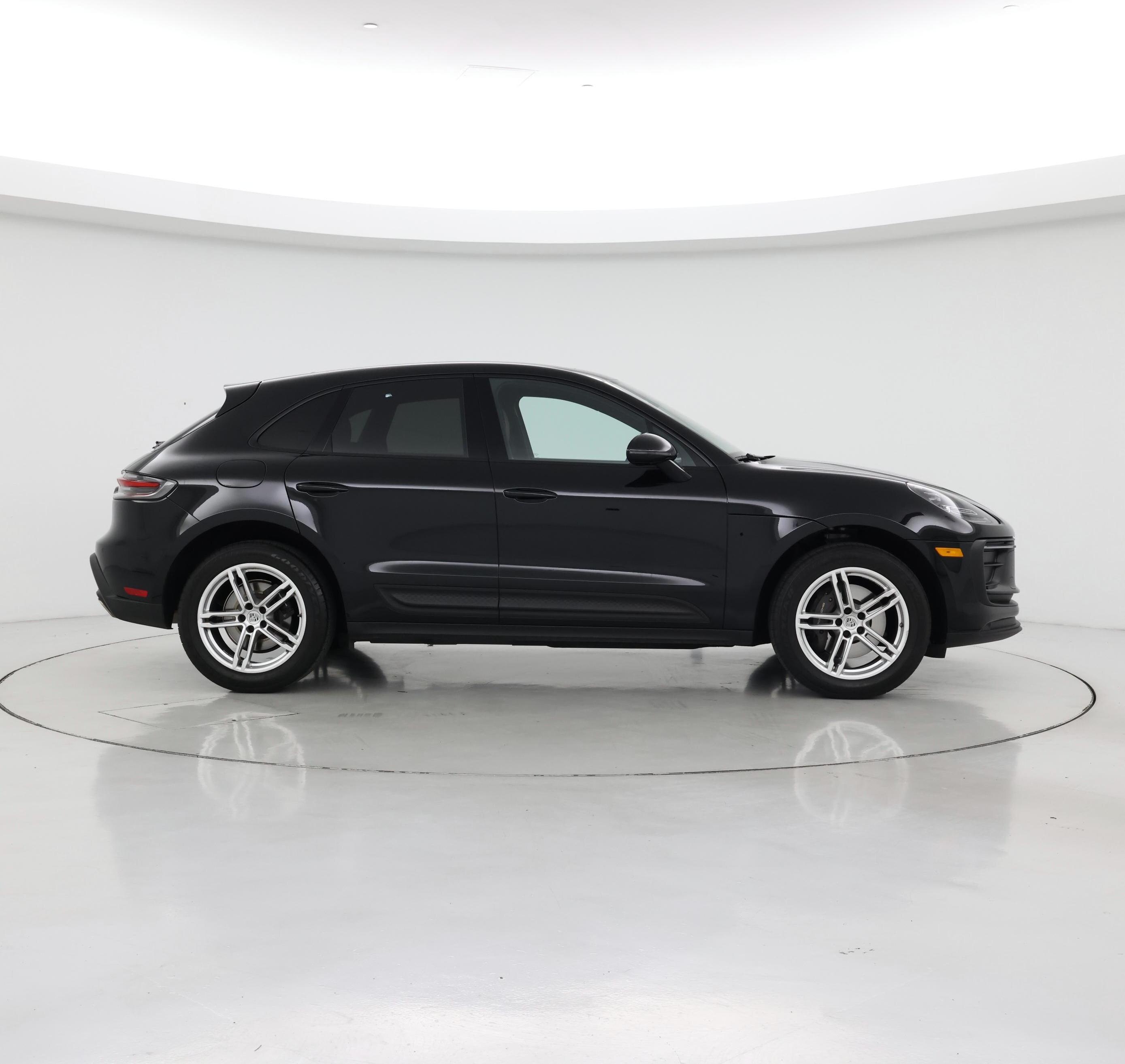 Thumbnail: 2022 Porsche Macan - 7