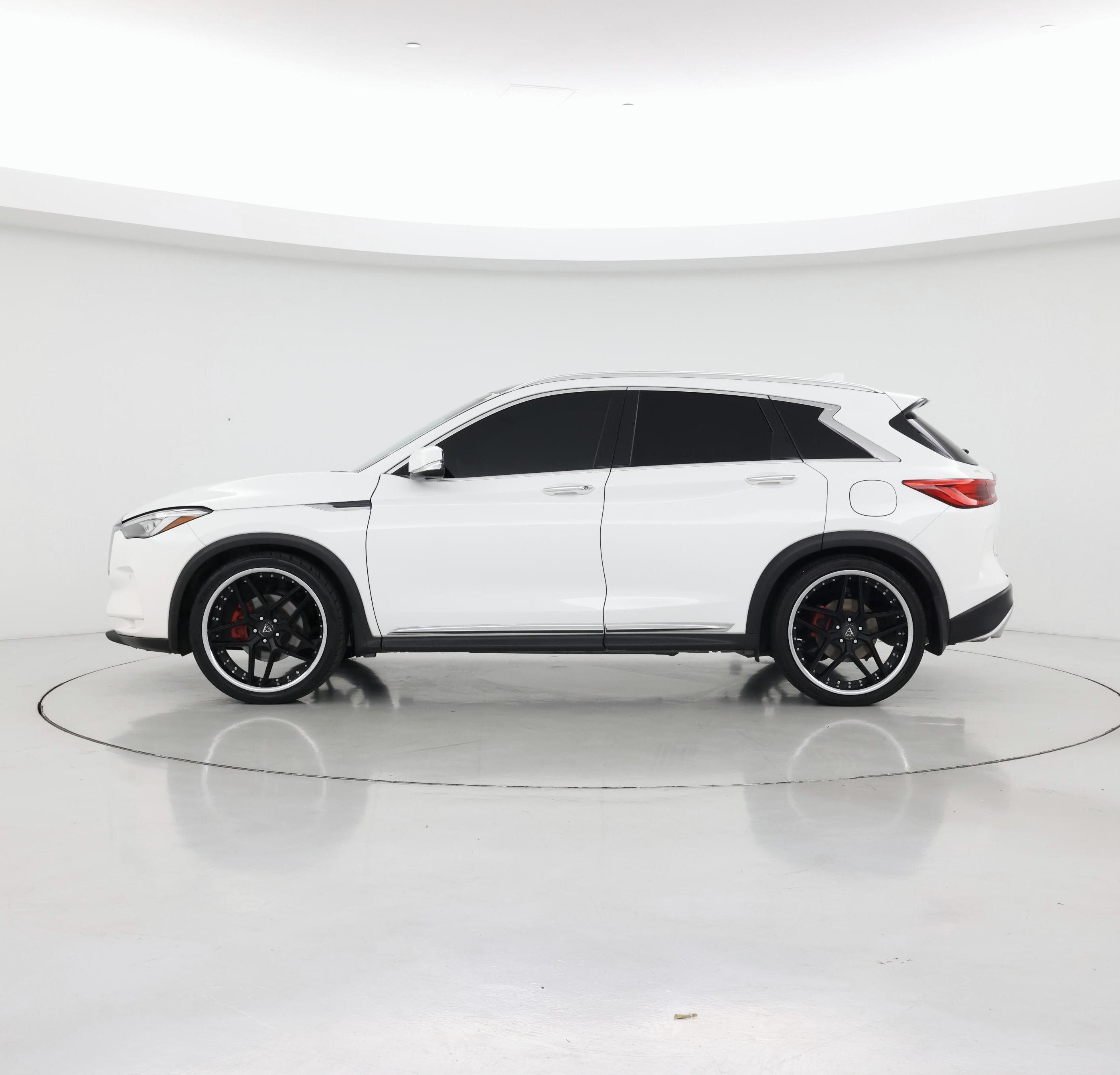 Thumbnail: 2019 INFINITI QX50 - 3