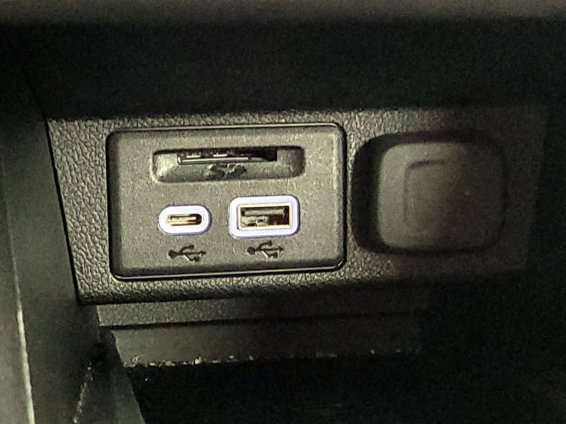 Thumbnail: 2023 Chevrolet Bolt EUV - 18