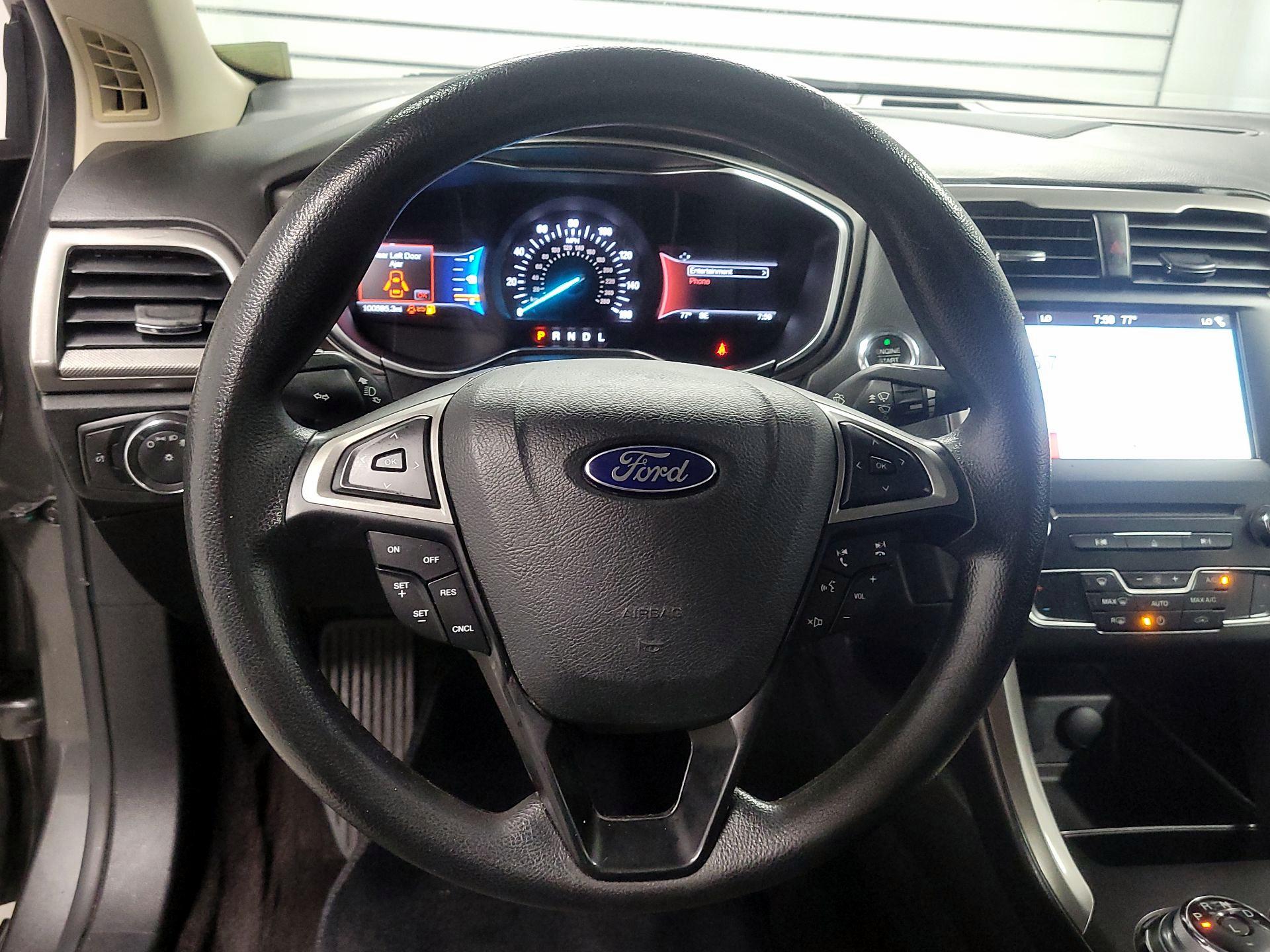 Thumbnail: 2017 Ford Fusion - 10