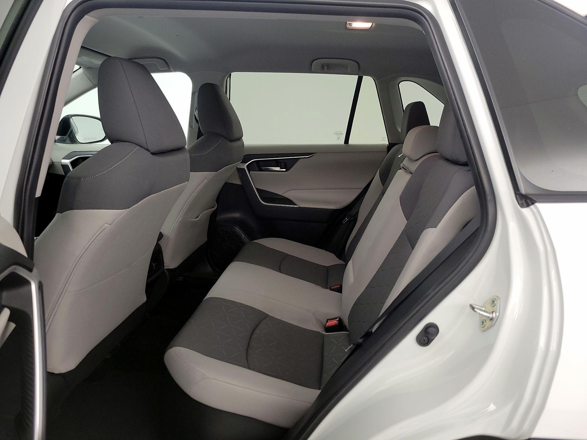 Thumbnail: 2020 Toyota RAV4 - 19