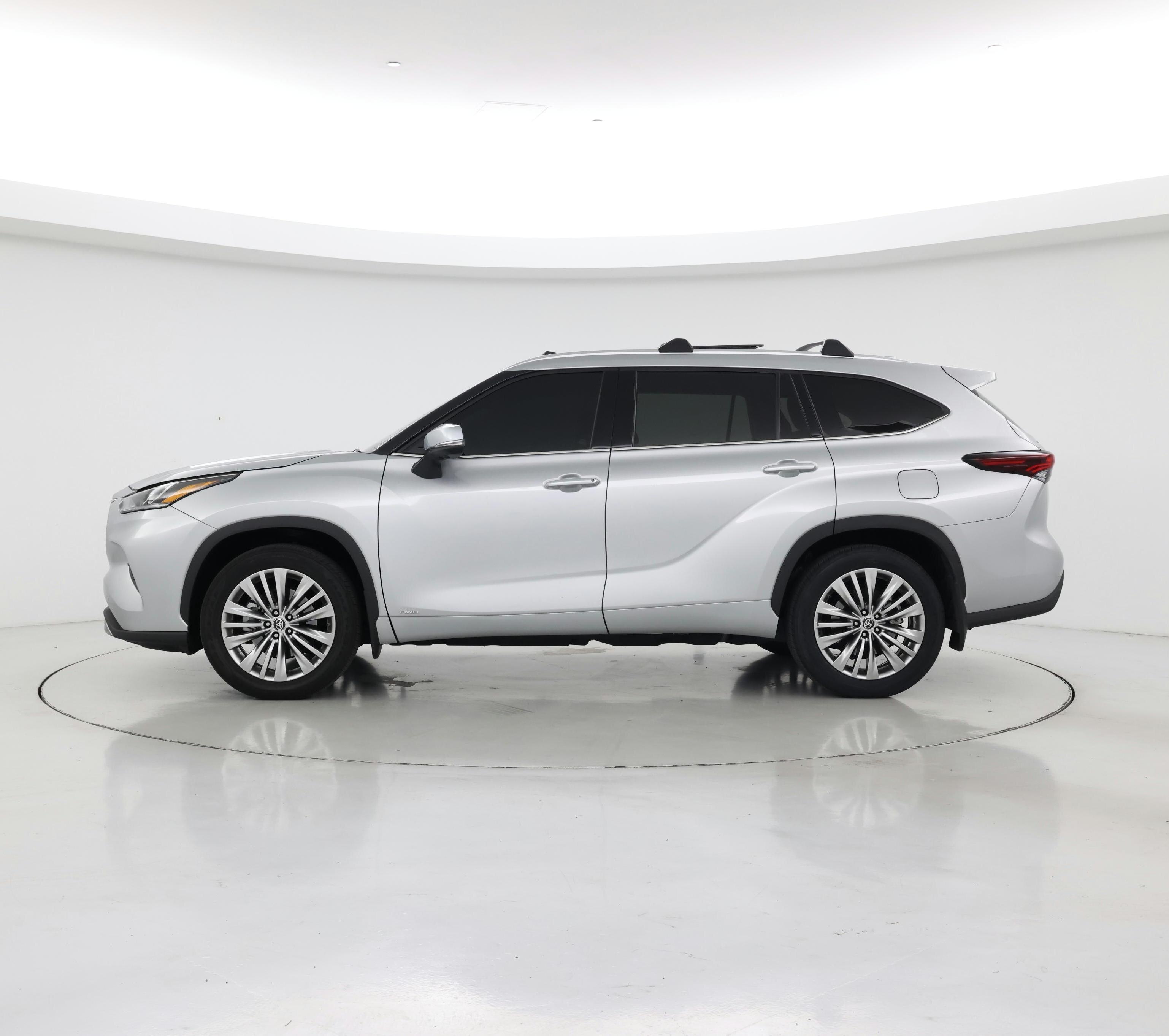 Thumbnail: 2024 Toyota Highlander - 3