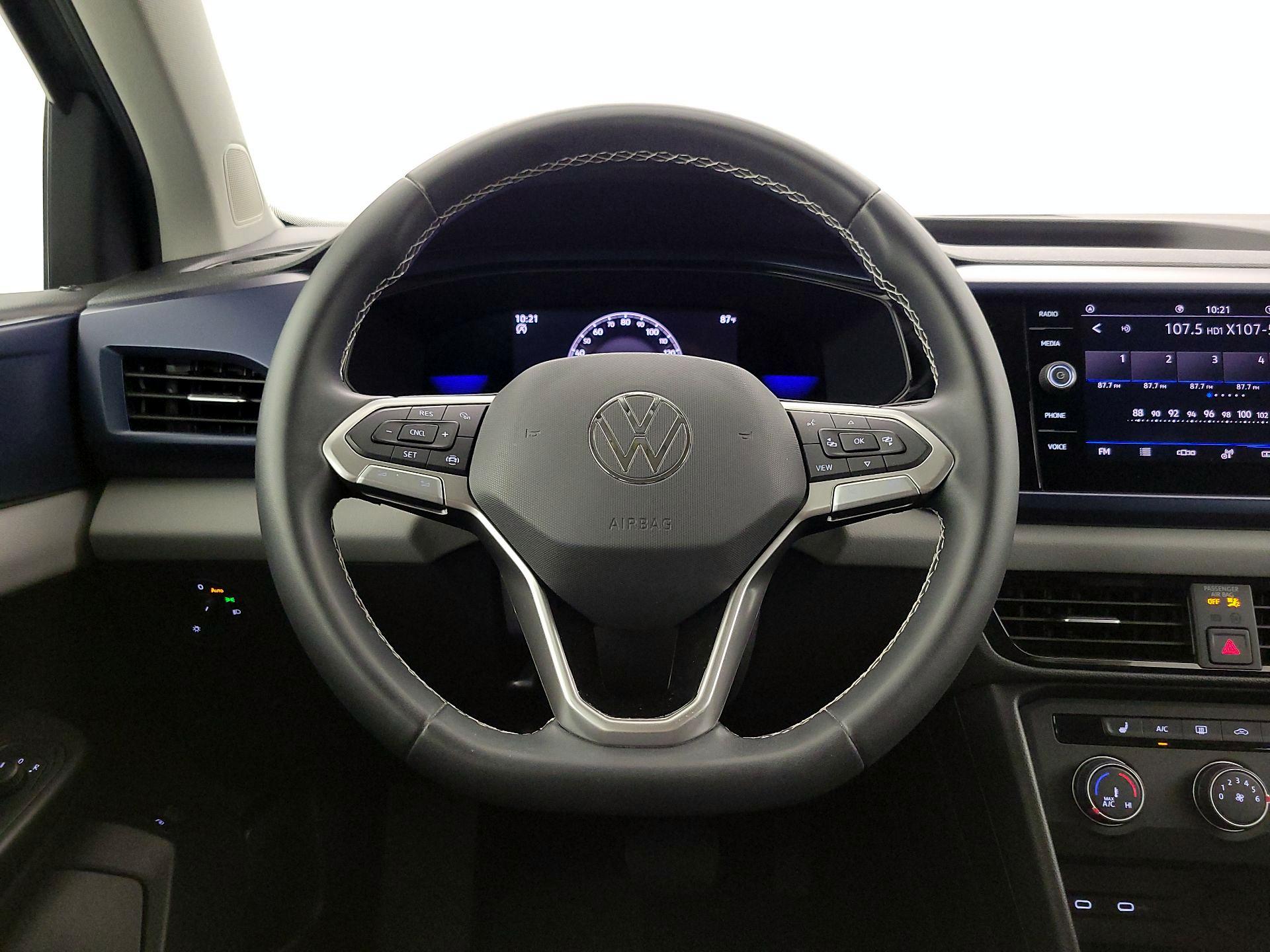 Thumbnail: 2022 Volkswagen Taos - 10