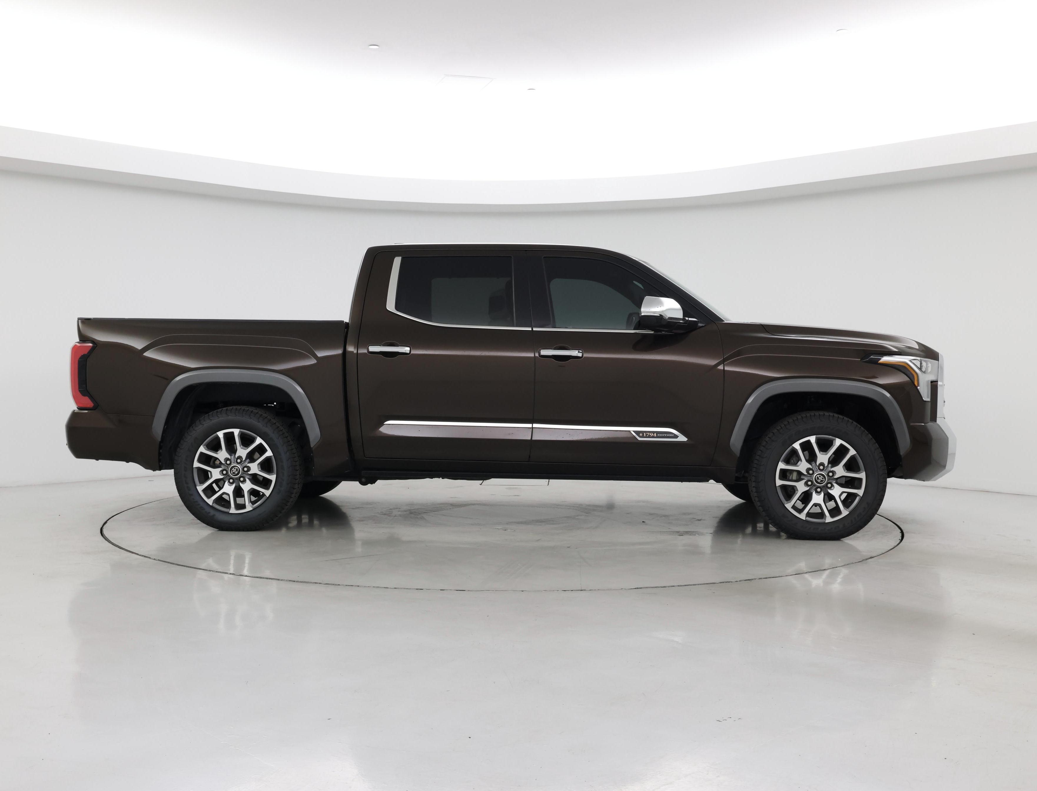 Thumbnail: 2022 Toyota Tundra - 7