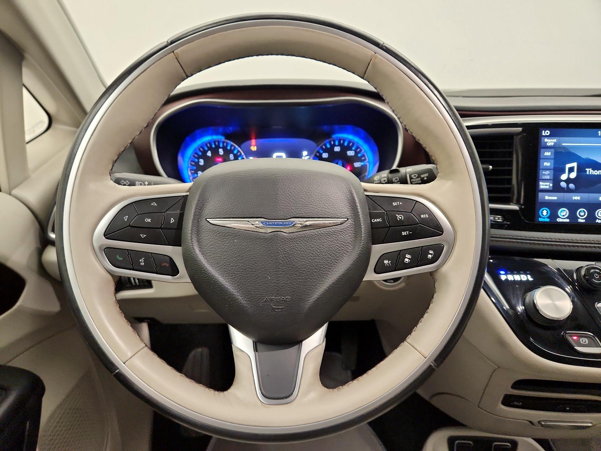 Thumbnail: 2020 Chrysler Pacifica - 10