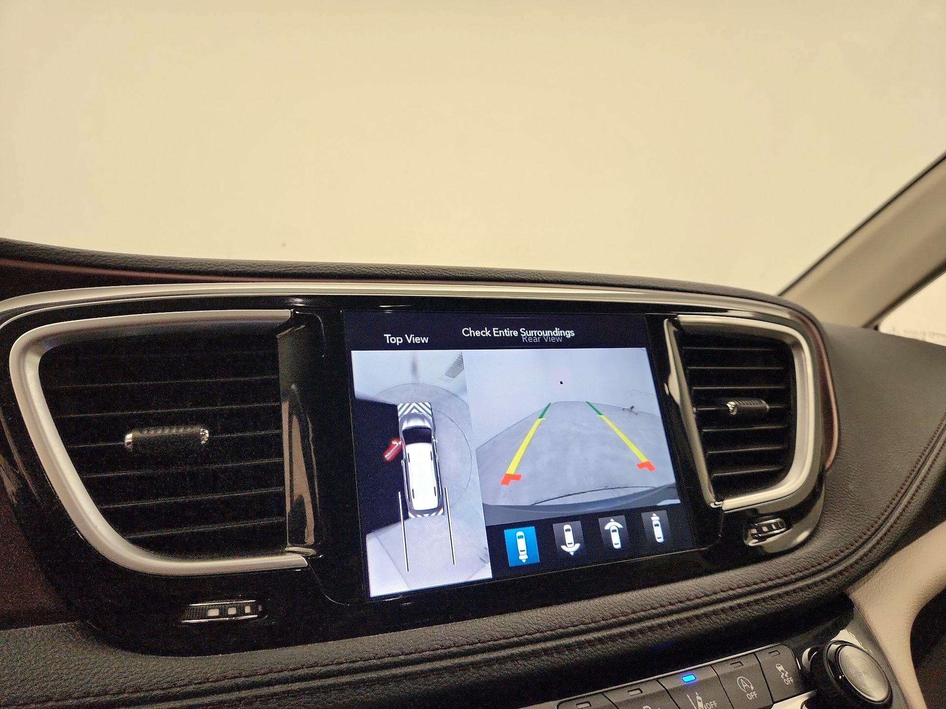 Thumbnail: 2020 Chrysler Pacifica - 15
