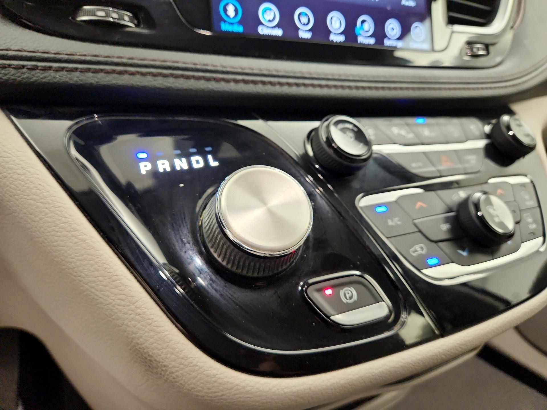 Thumbnail: 2020 Chrysler Pacifica - 18