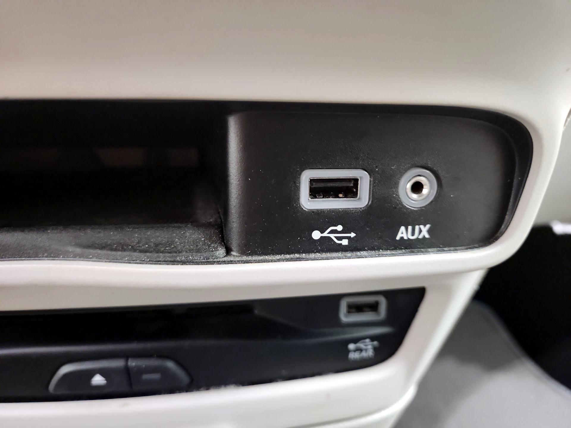 Thumbnail: 2020 Chrysler Pacifica - 19