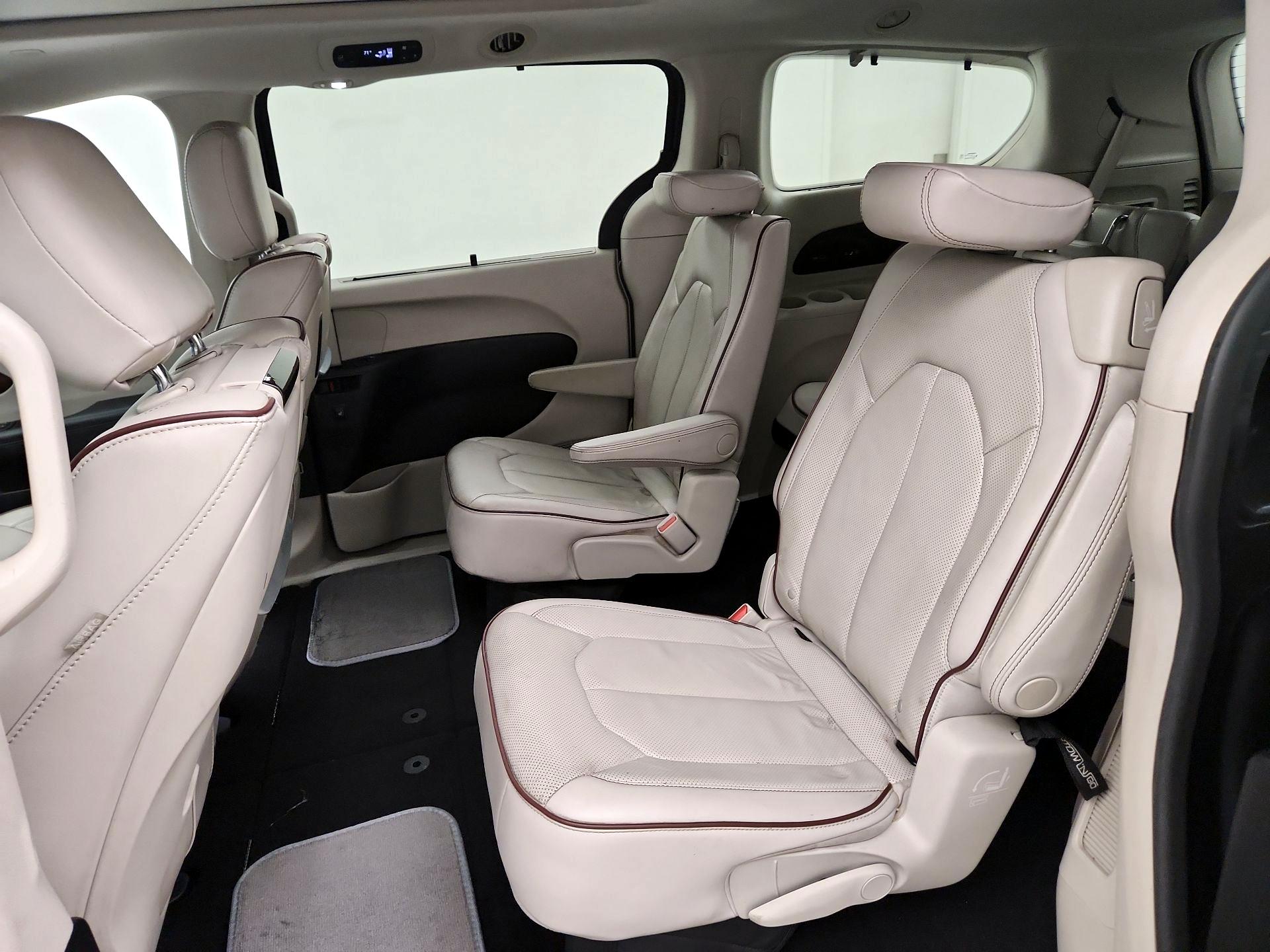 Thumbnail: 2020 Chrysler Pacifica - 20