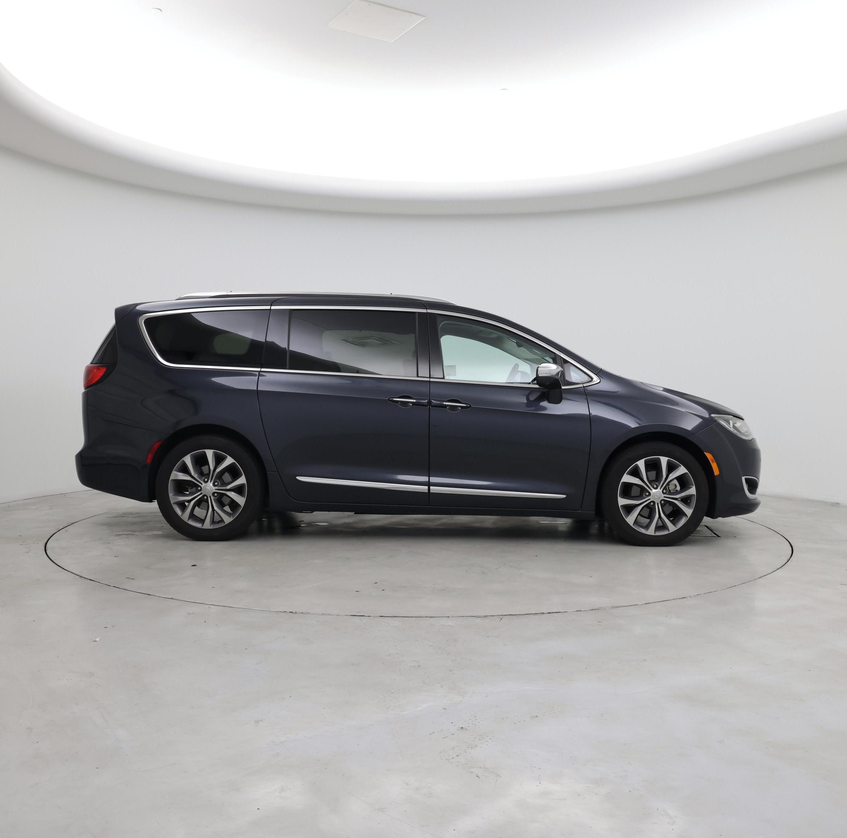 Thumbnail: 2020 Chrysler Pacifica - 7