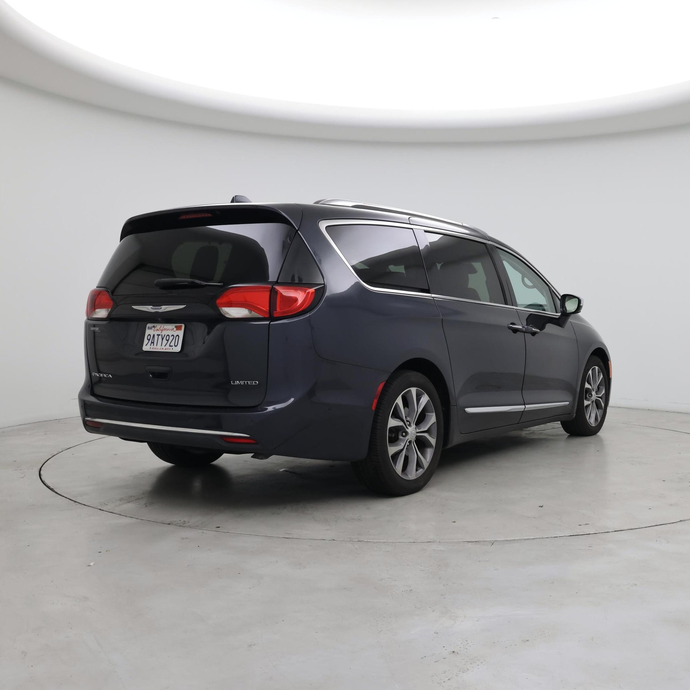 Thumbnail: 2020 Chrysler Pacifica - 8