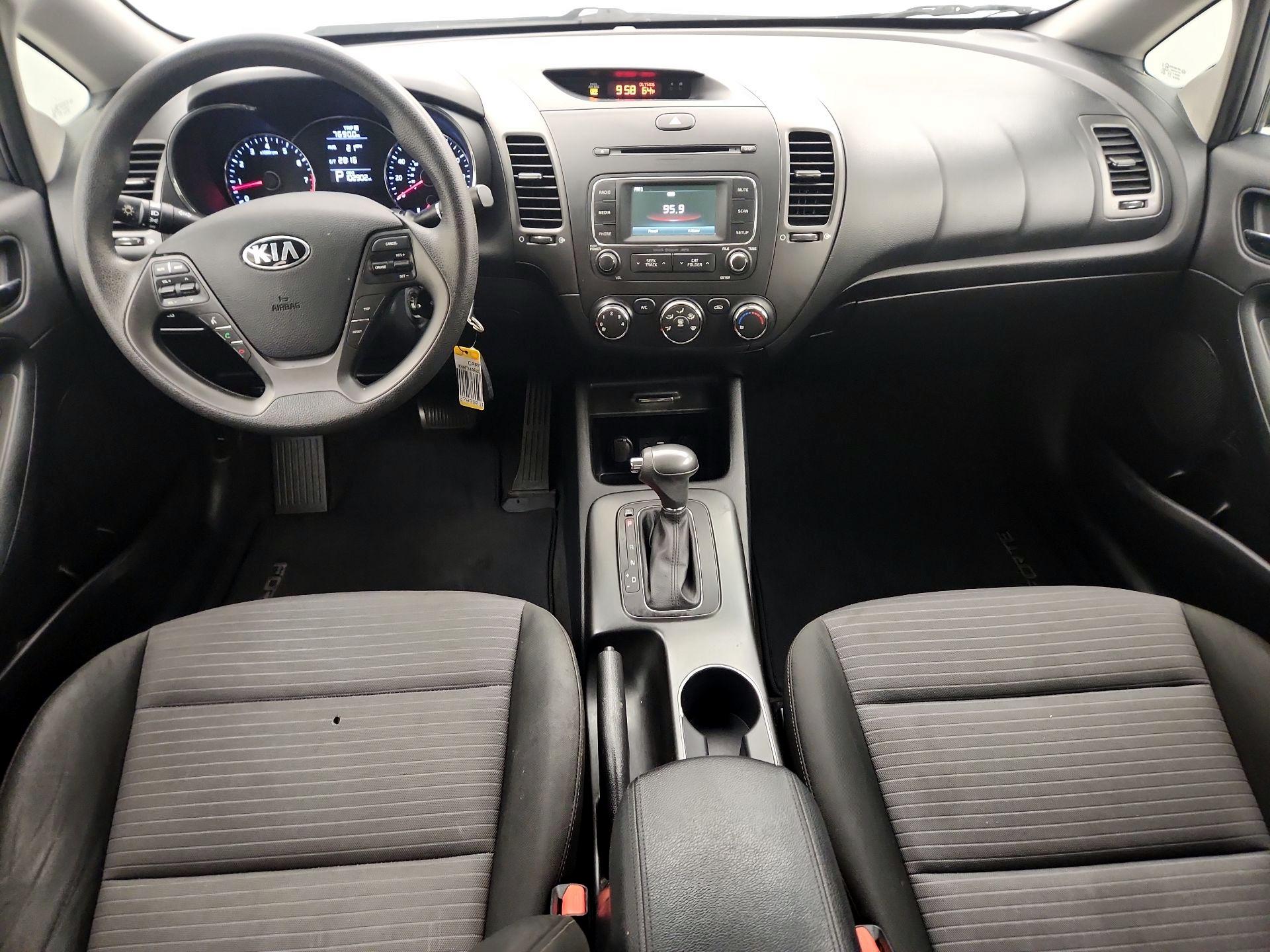 Thumbnail: 2016 Kia Forte - 9