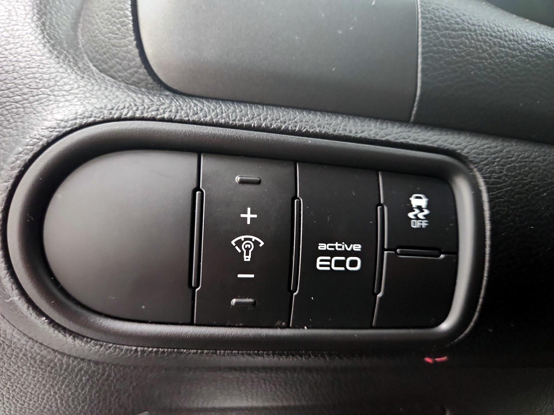 Thumbnail: 2016 Kia Forte - 13