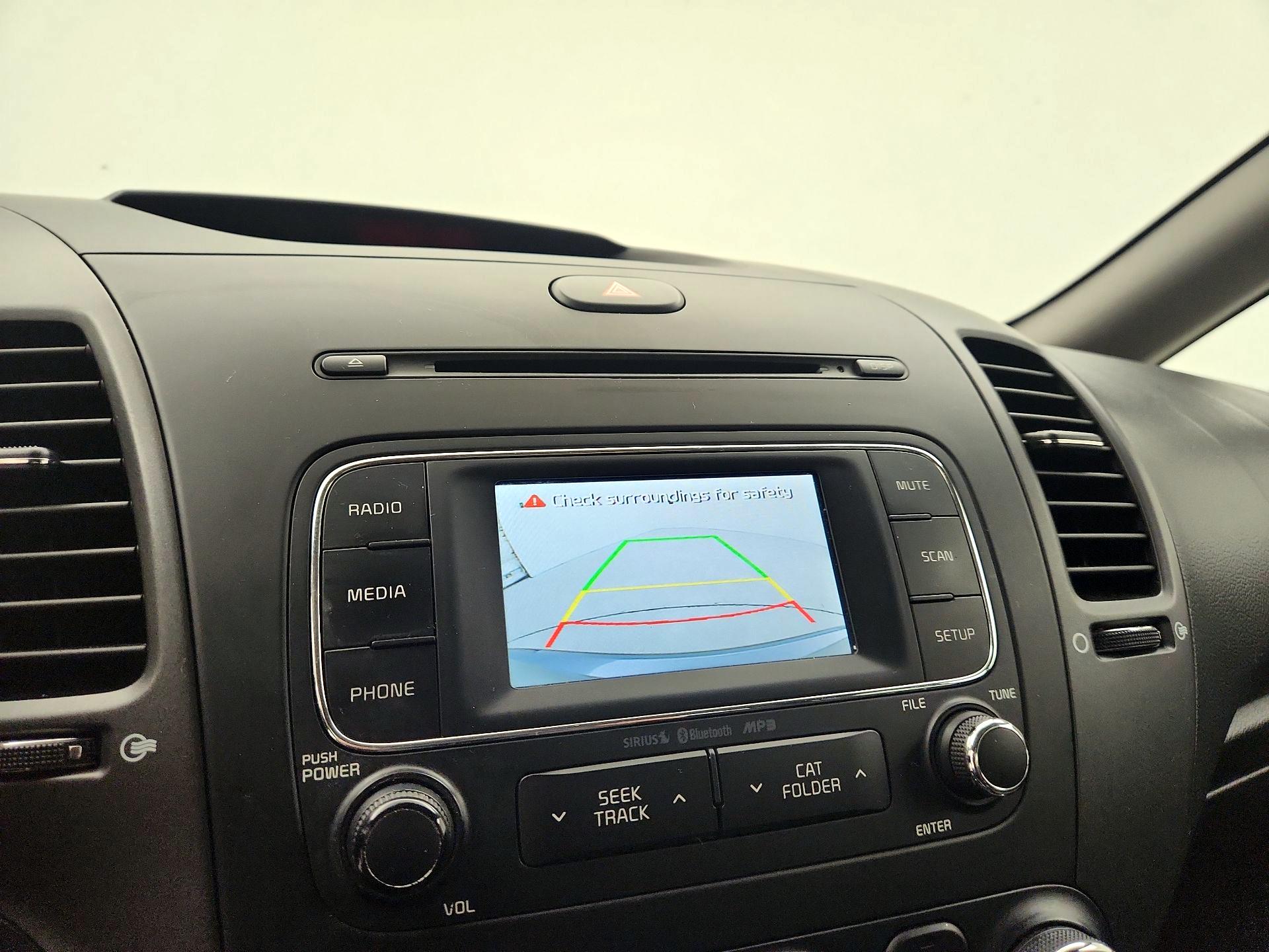 Thumbnail: 2016 Kia Forte - 14