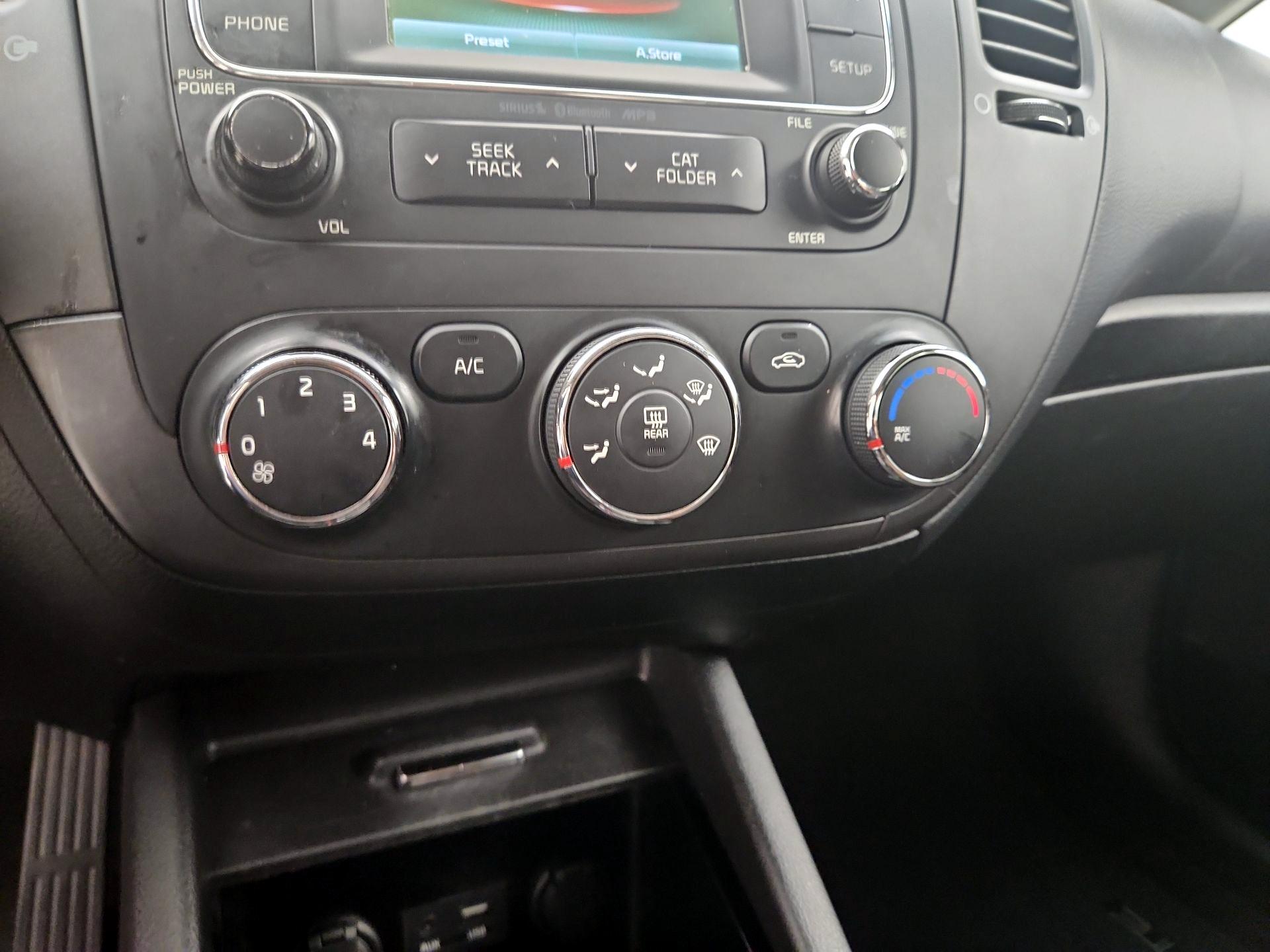 Thumbnail: 2016 Kia Forte - 16