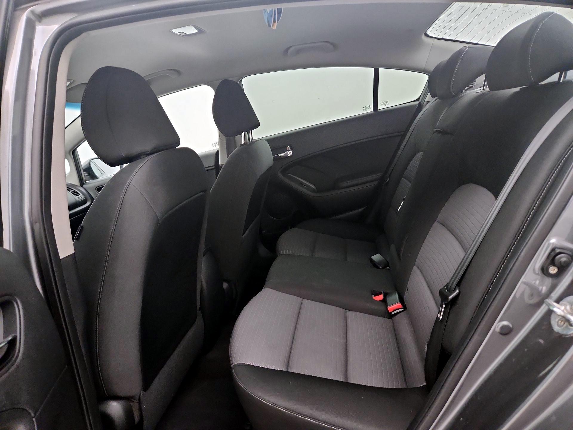 Thumbnail: 2016 Kia Forte - 19