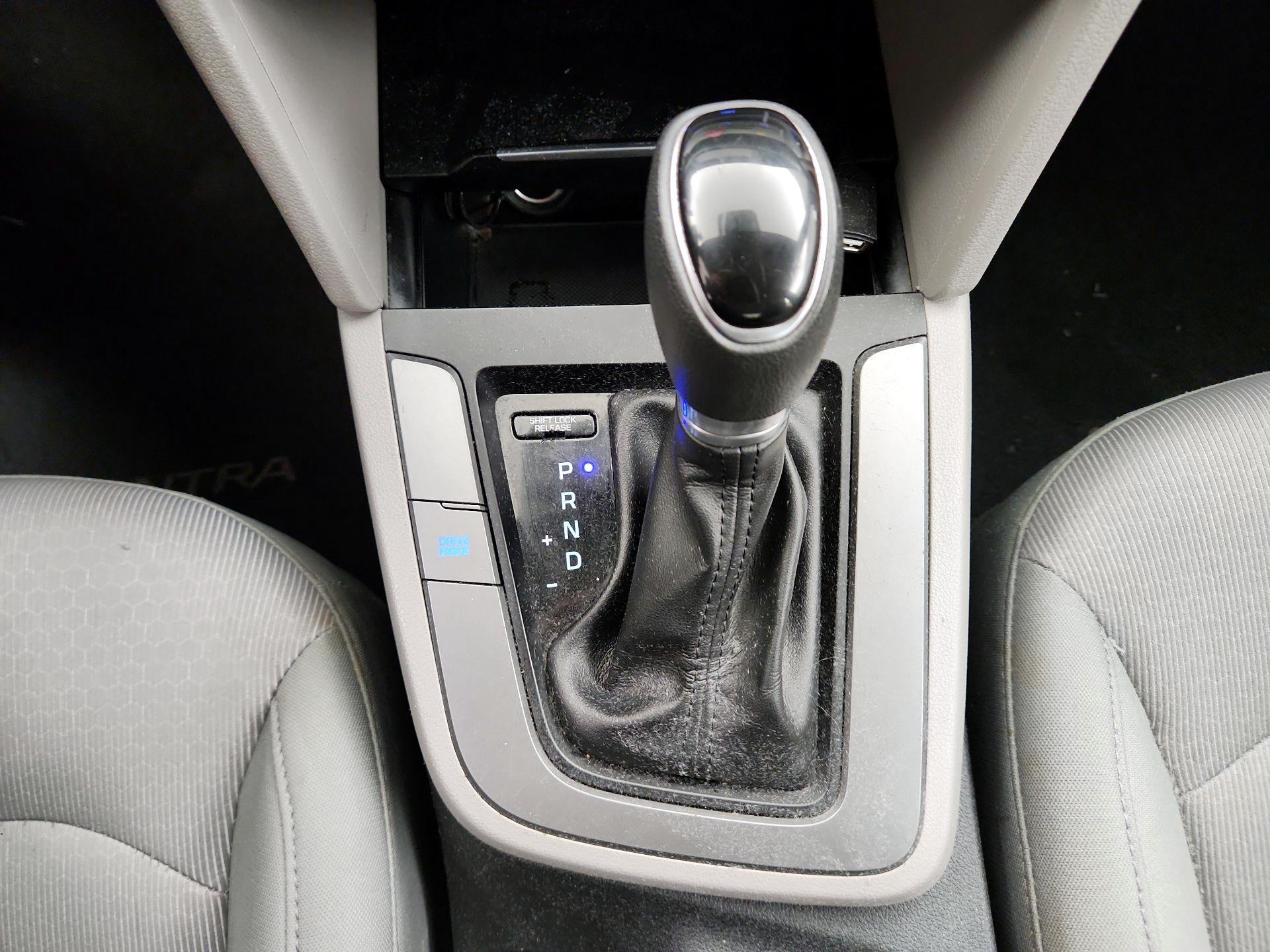 Thumbnail: 2017 Hyundai Elantra - 16