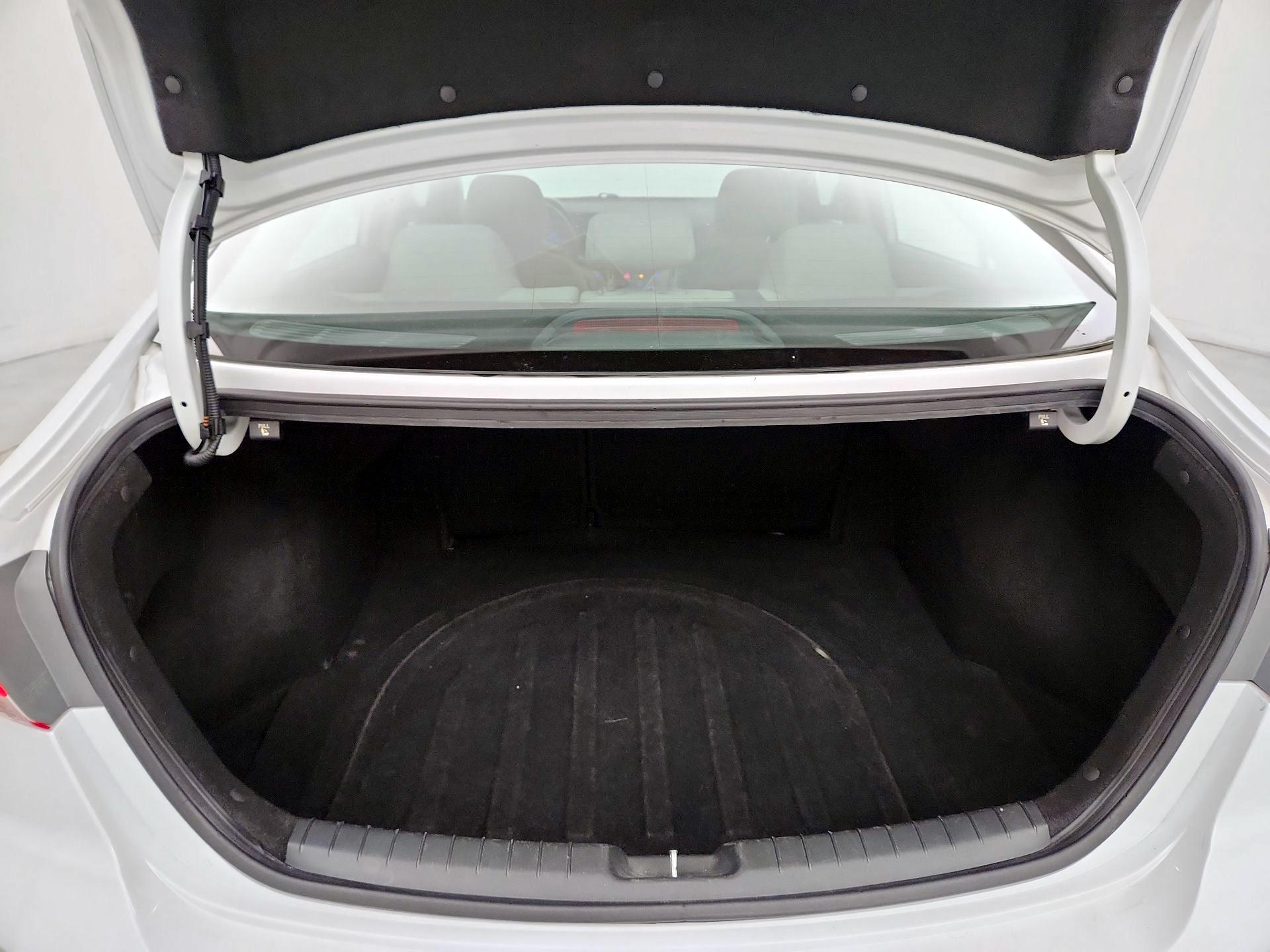 Thumbnail: 2017 Hyundai Elantra - 20