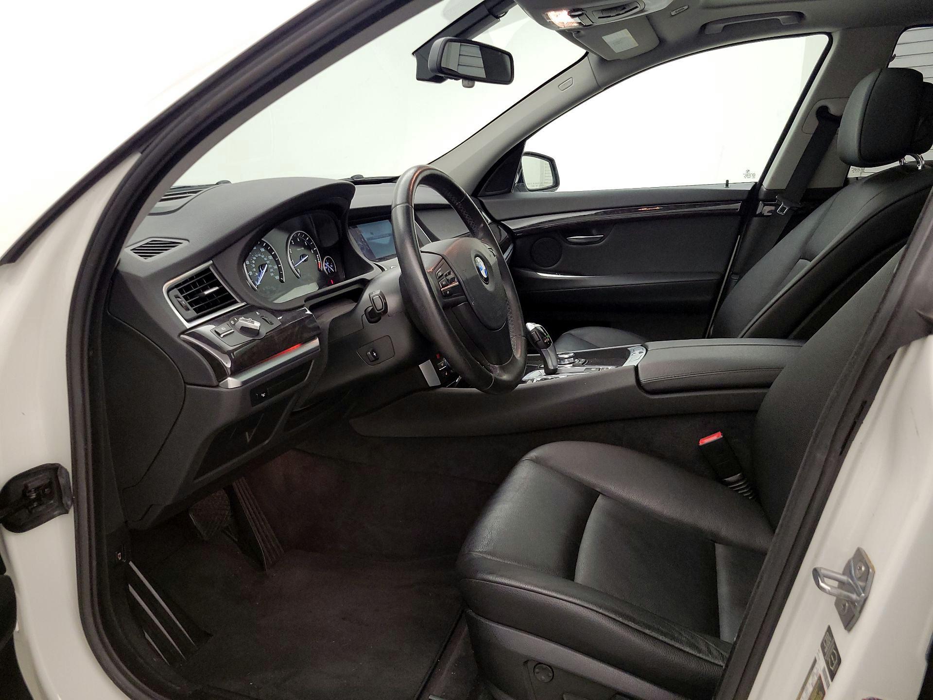 Thumbnail: 2013 BMW 5 Series - 11
