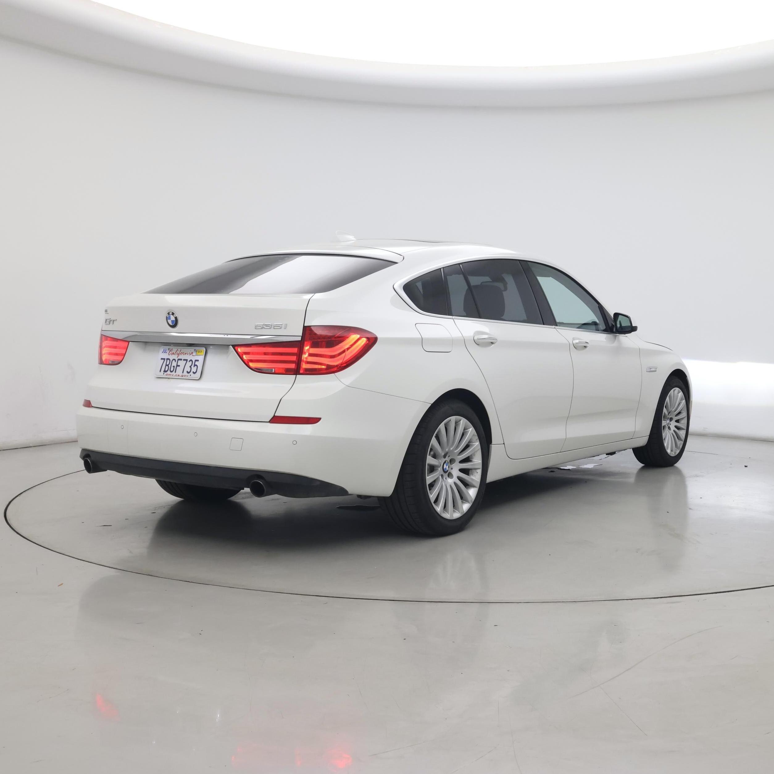 Thumbnail: 2013 BMW 5 Series - 8
