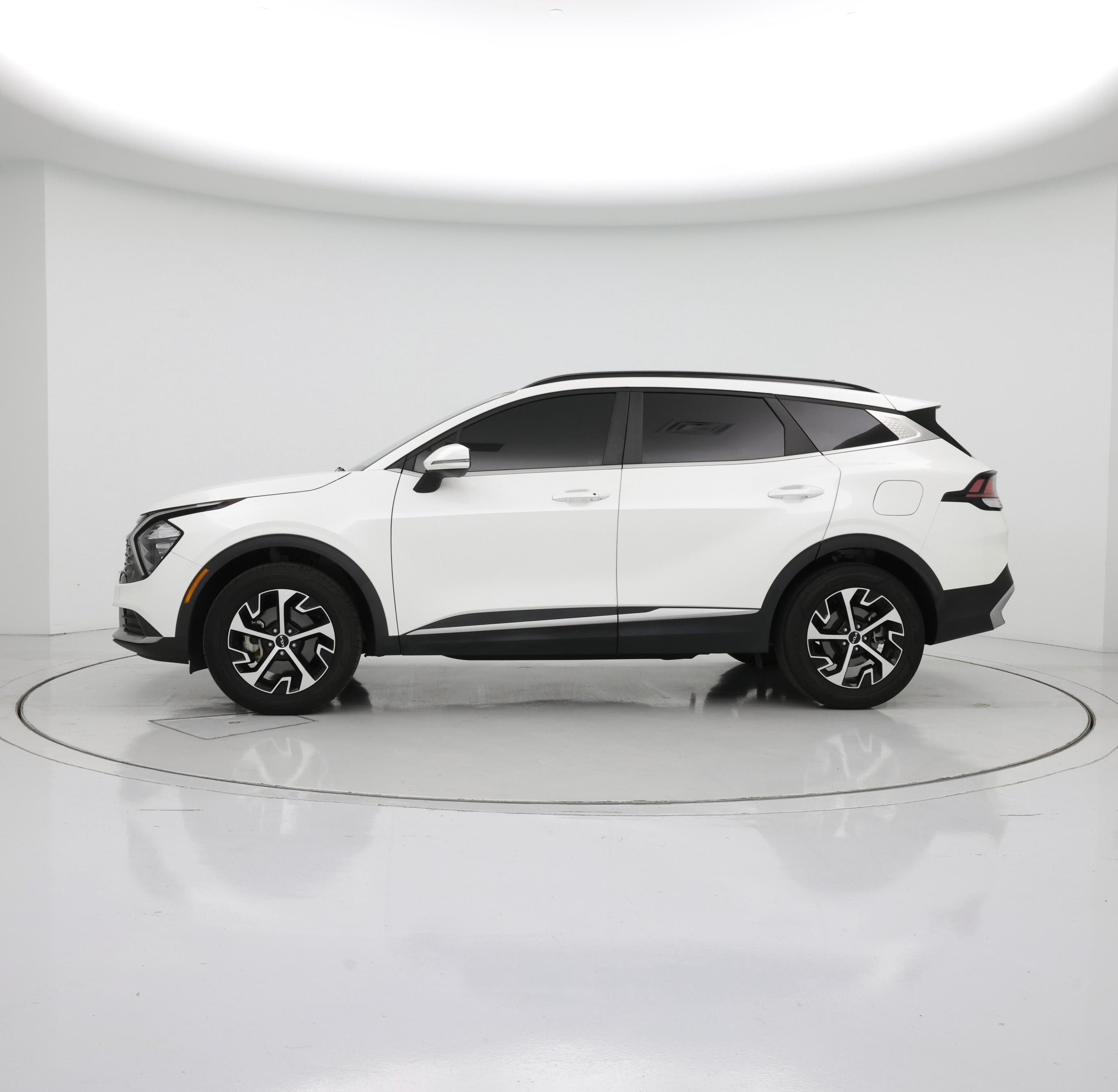 Thumbnail: 2023 Kia Sportage - 3