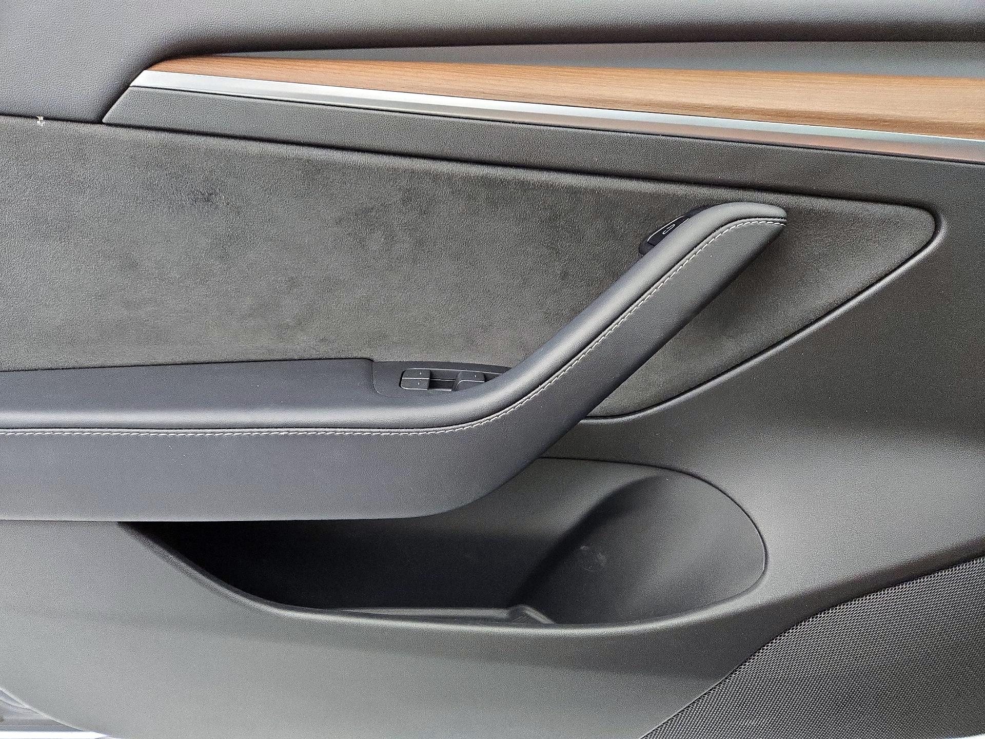 Thumbnail: 2022 Tesla Model 3 - 12