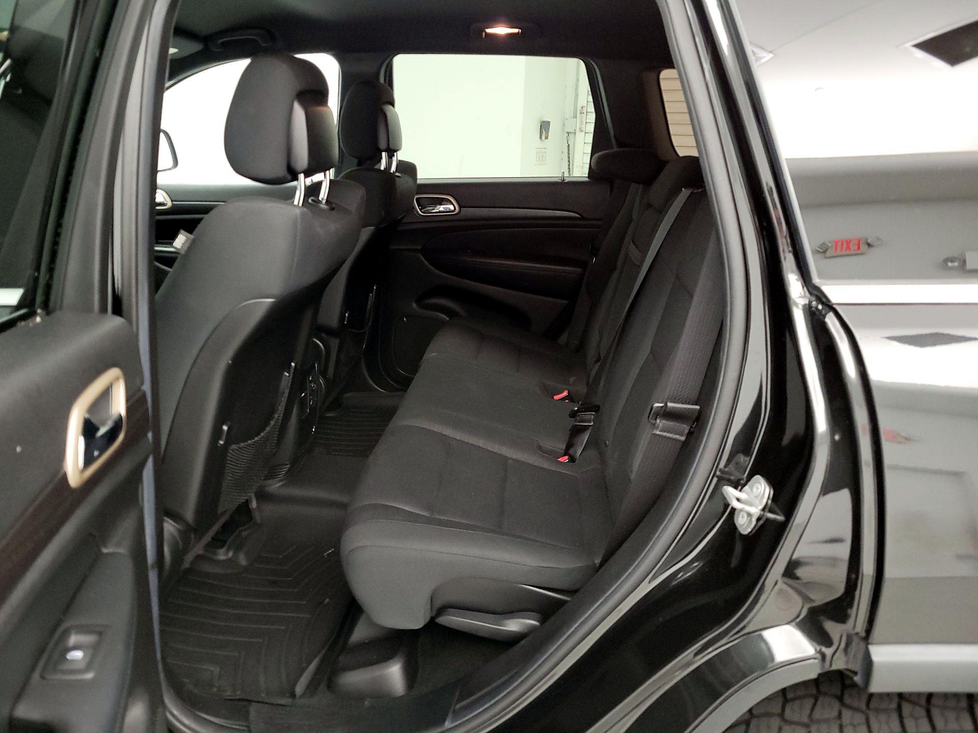 Thumbnail: 2014 Jeep Grand Cherokee - 16