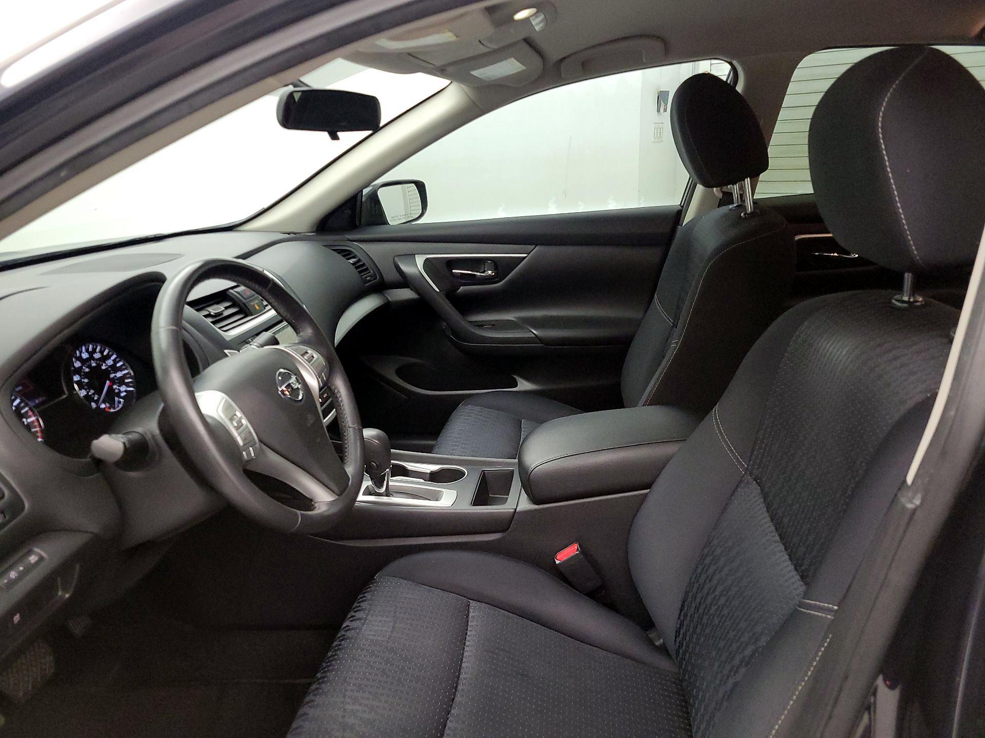 Thumbnail: 2016 Nissan Altima - 11