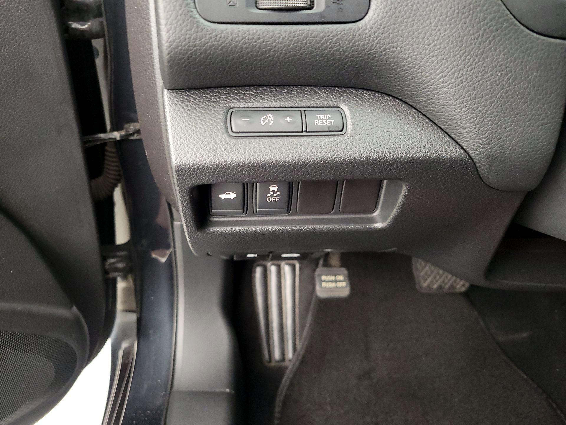 Thumbnail: 2016 Nissan Altima - 13