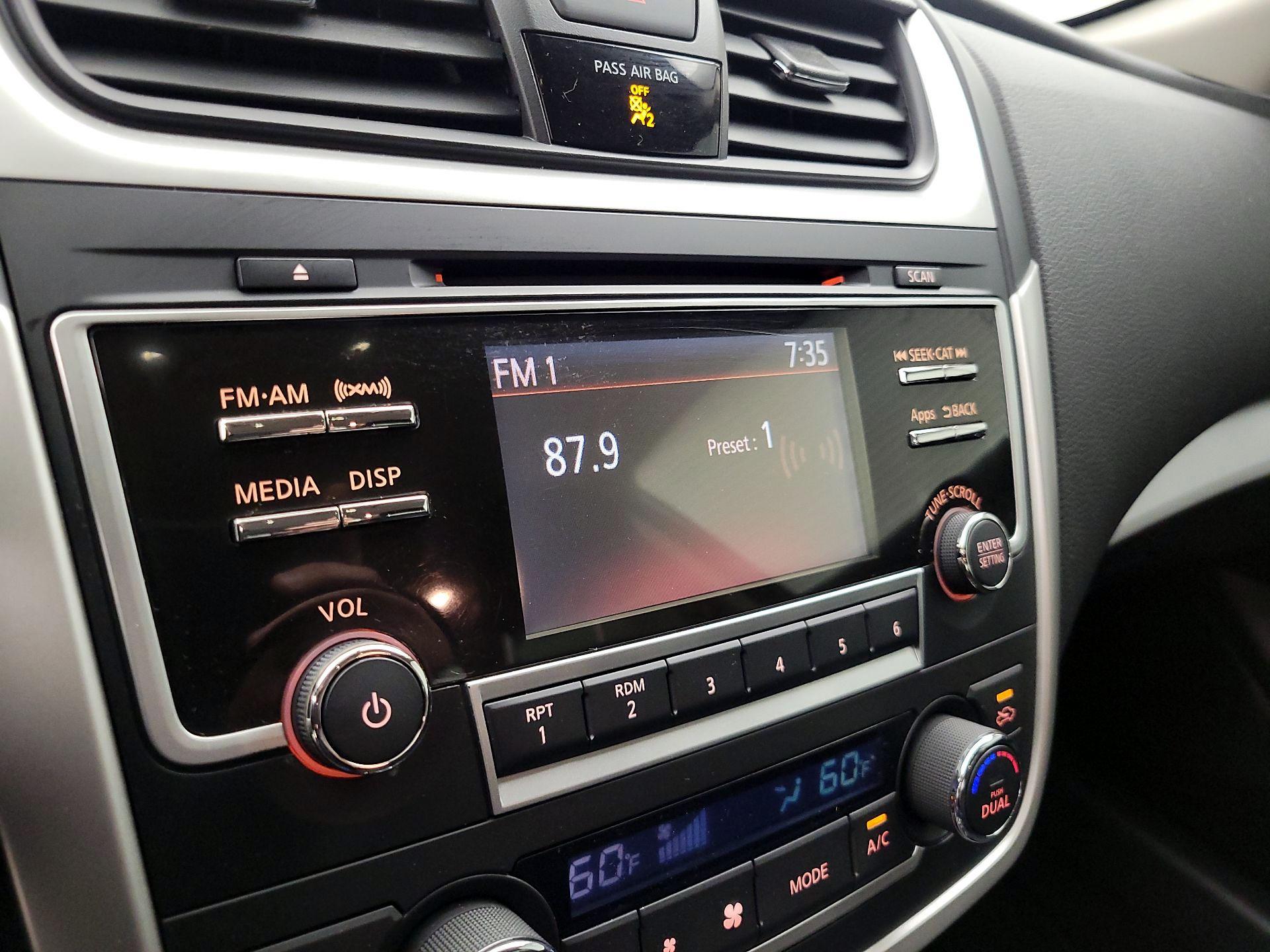 Thumbnail: 2016 Nissan Altima - 15