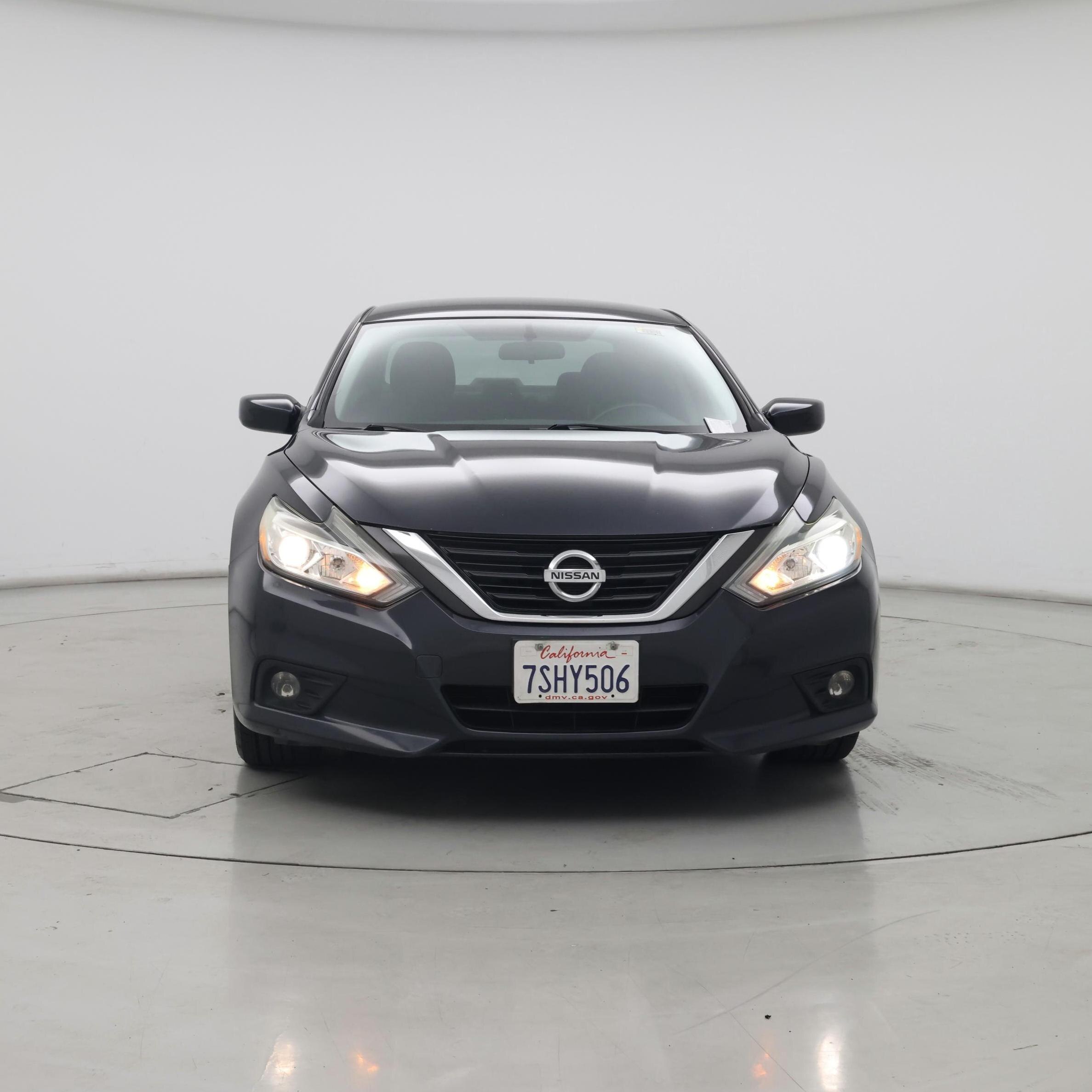 Thumbnail: 2016 Nissan Altima - 5