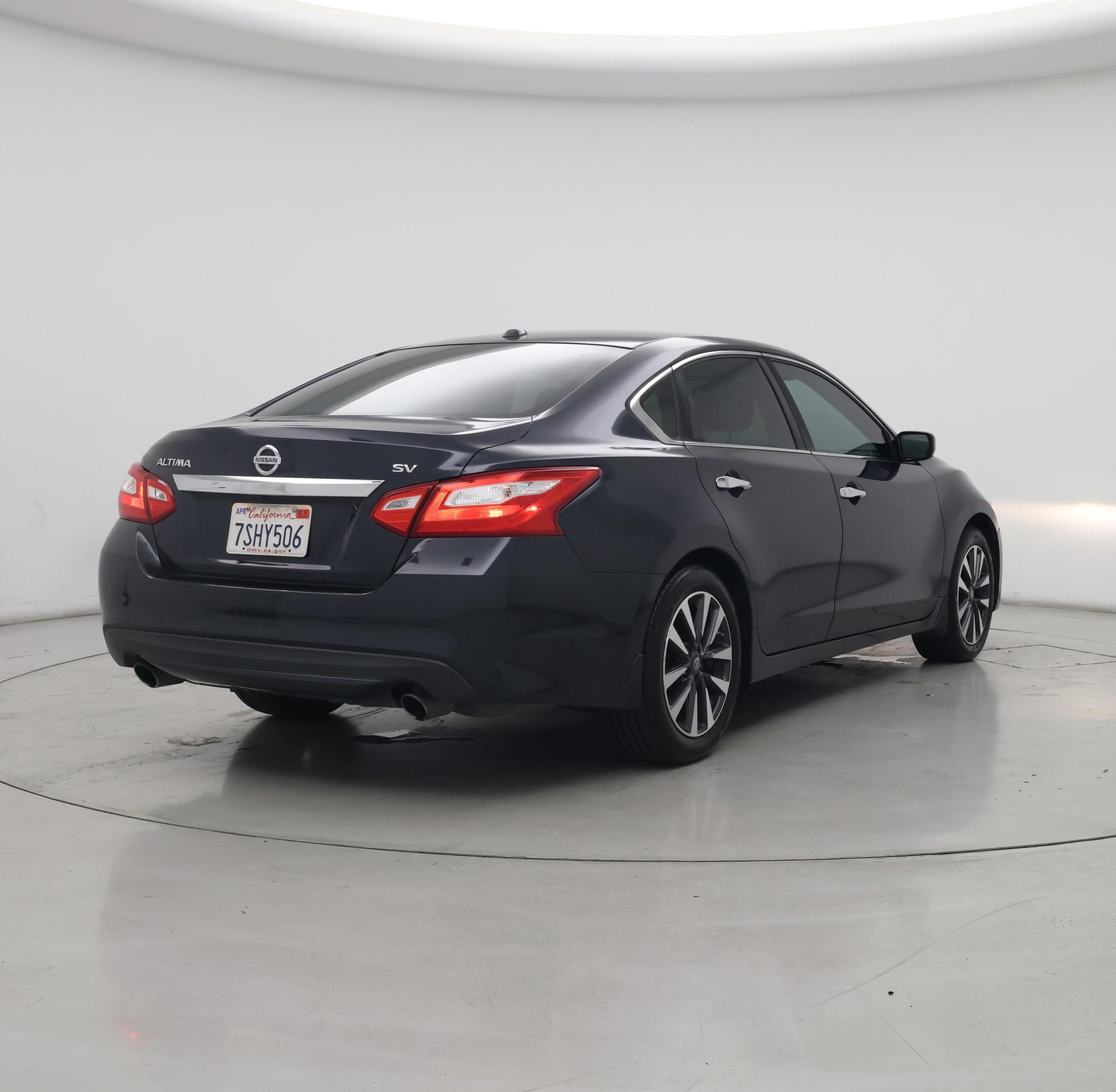 Thumbnail: 2016 Nissan Altima - 8