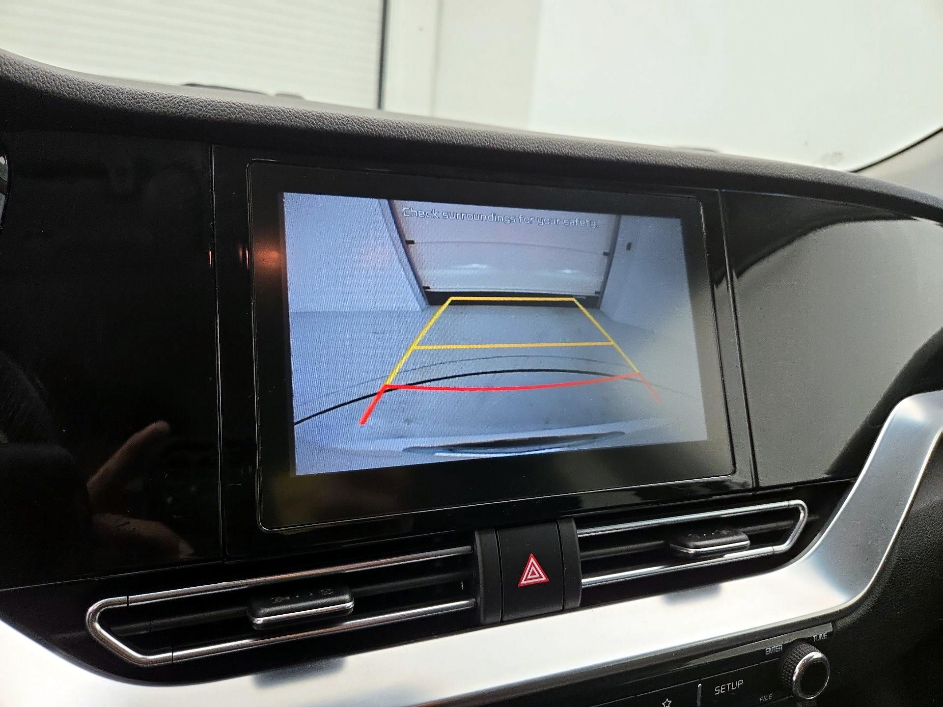 Thumbnail: 2020 Kia Niro - 14