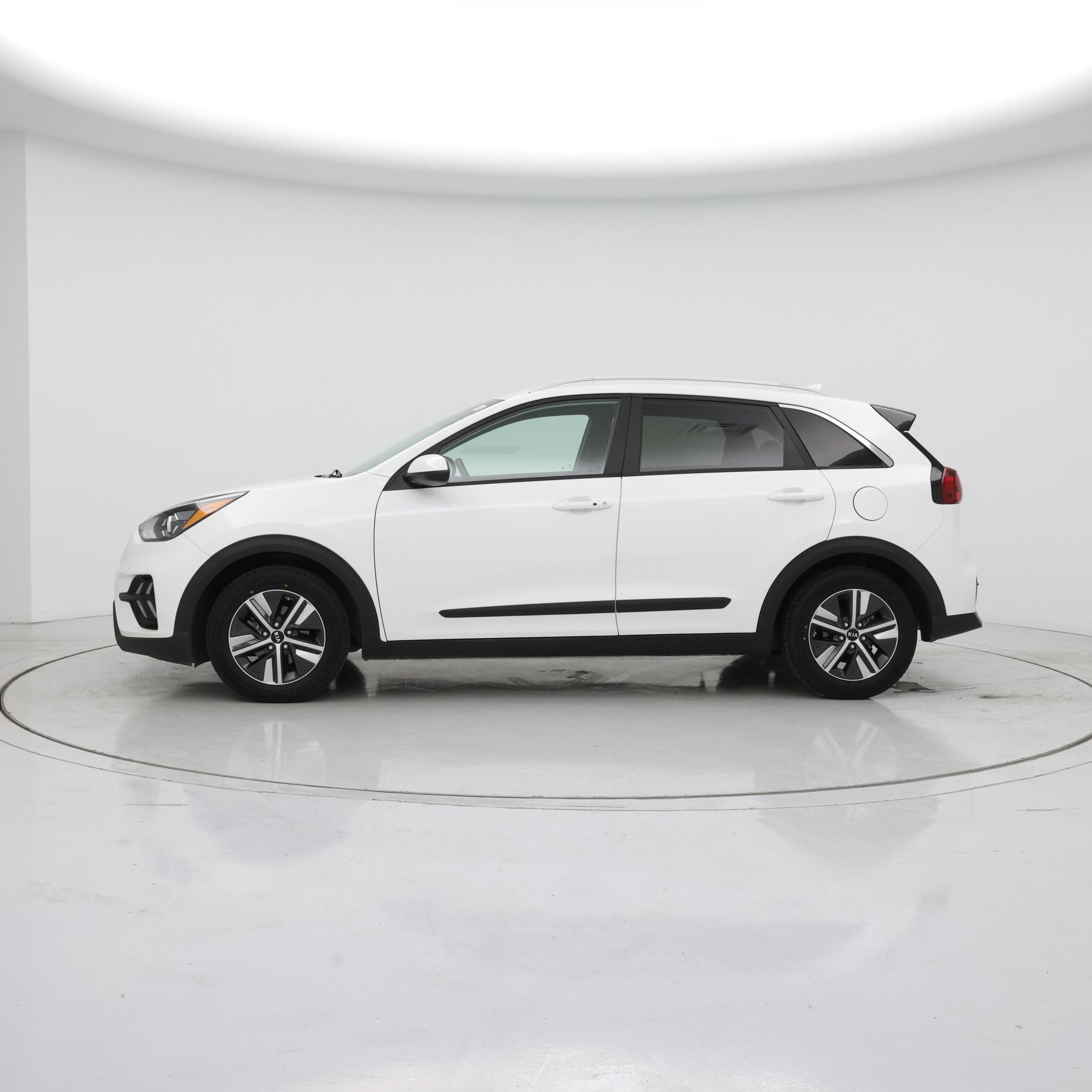 Thumbnail: 2020 Kia Niro - 3