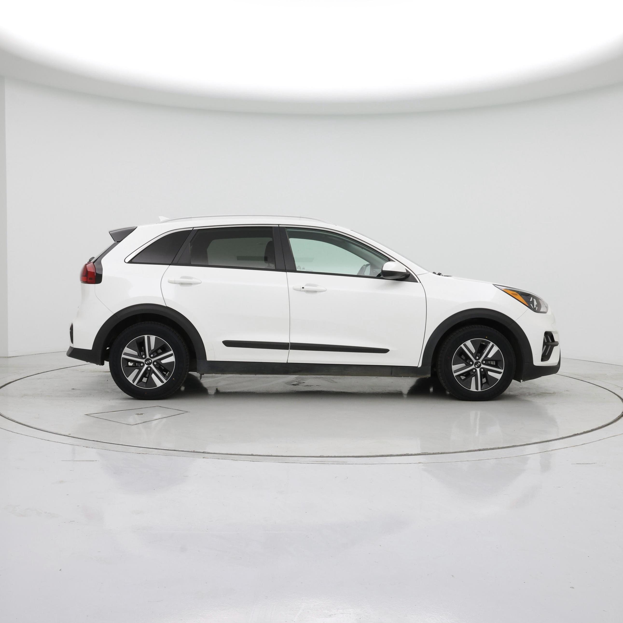 Thumbnail: 2020 Kia Niro - 7
