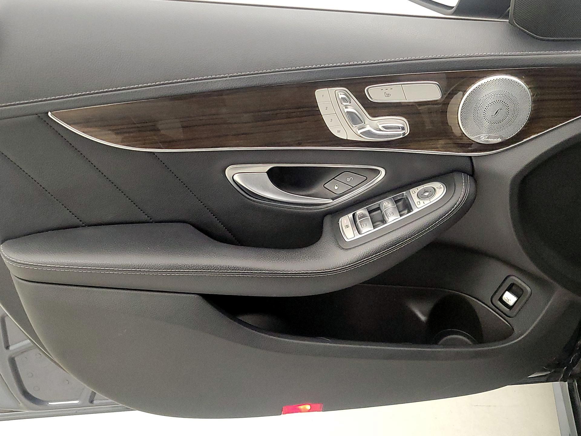 Thumbnail: 2015 Mercedes-Benz C-Class - 12