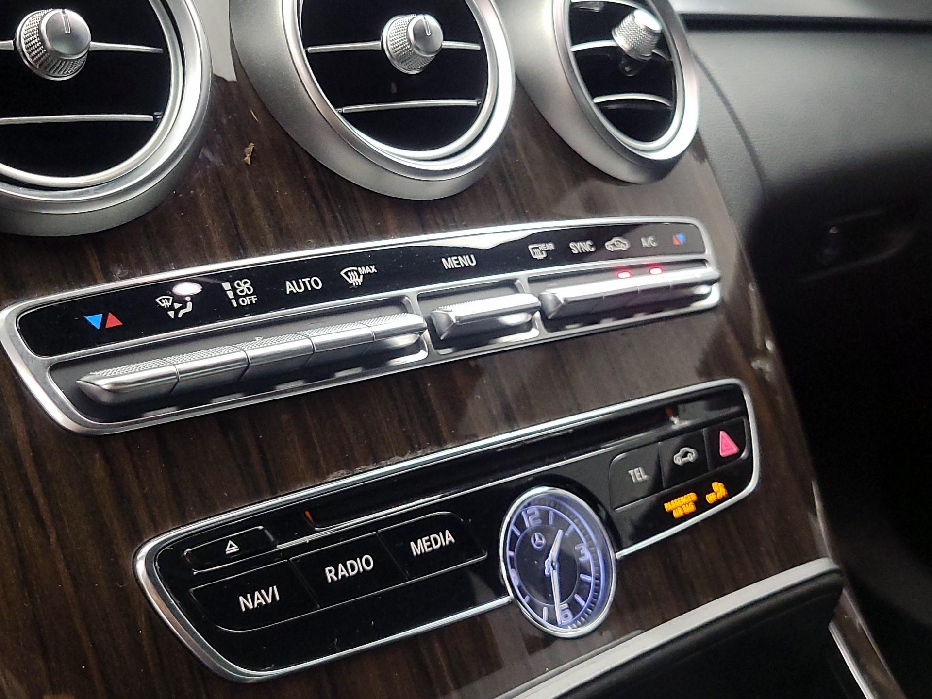 Thumbnail: 2015 Mercedes-Benz C-Class - 17