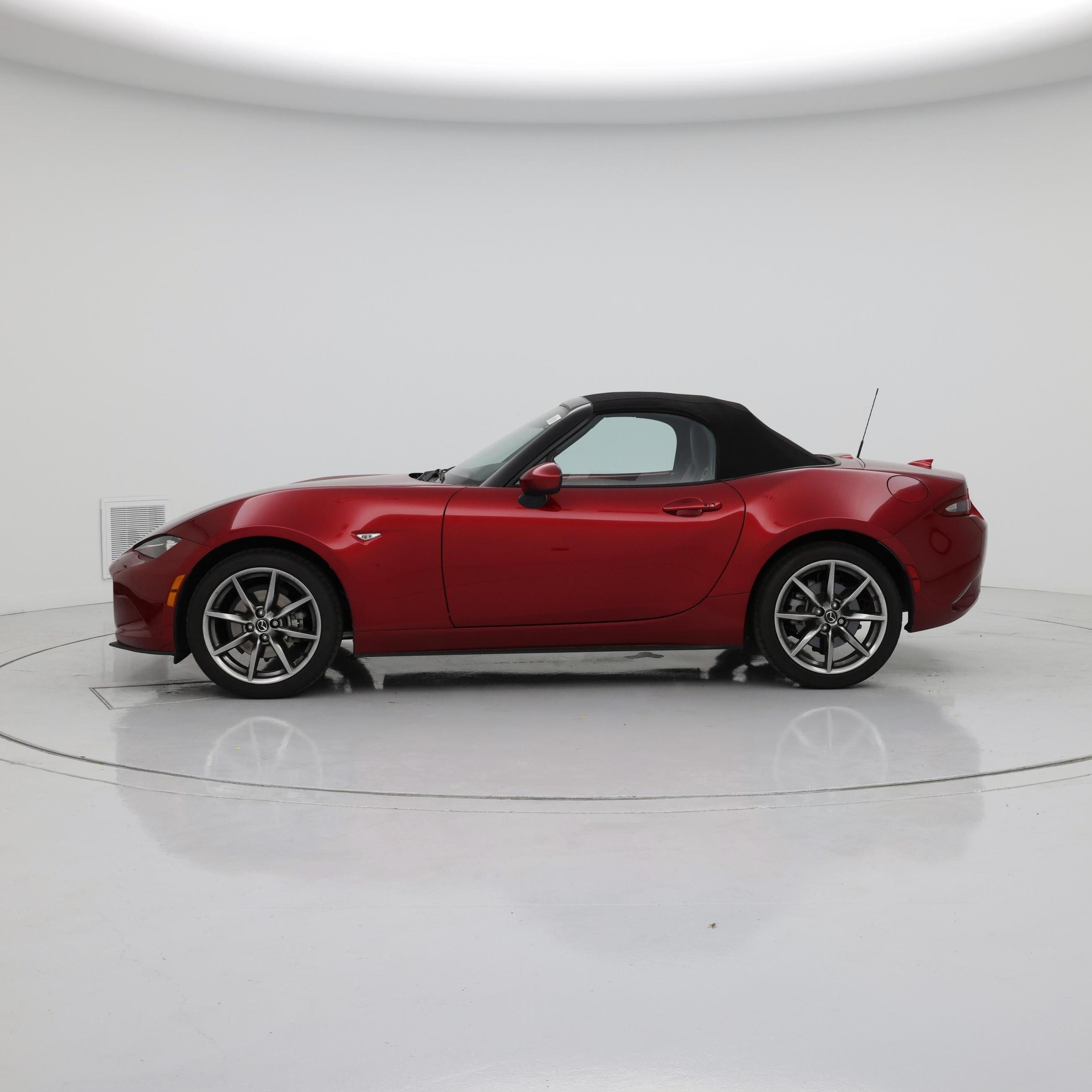 Thumbnail: 2023 Mazda MX-5 Miata - 3