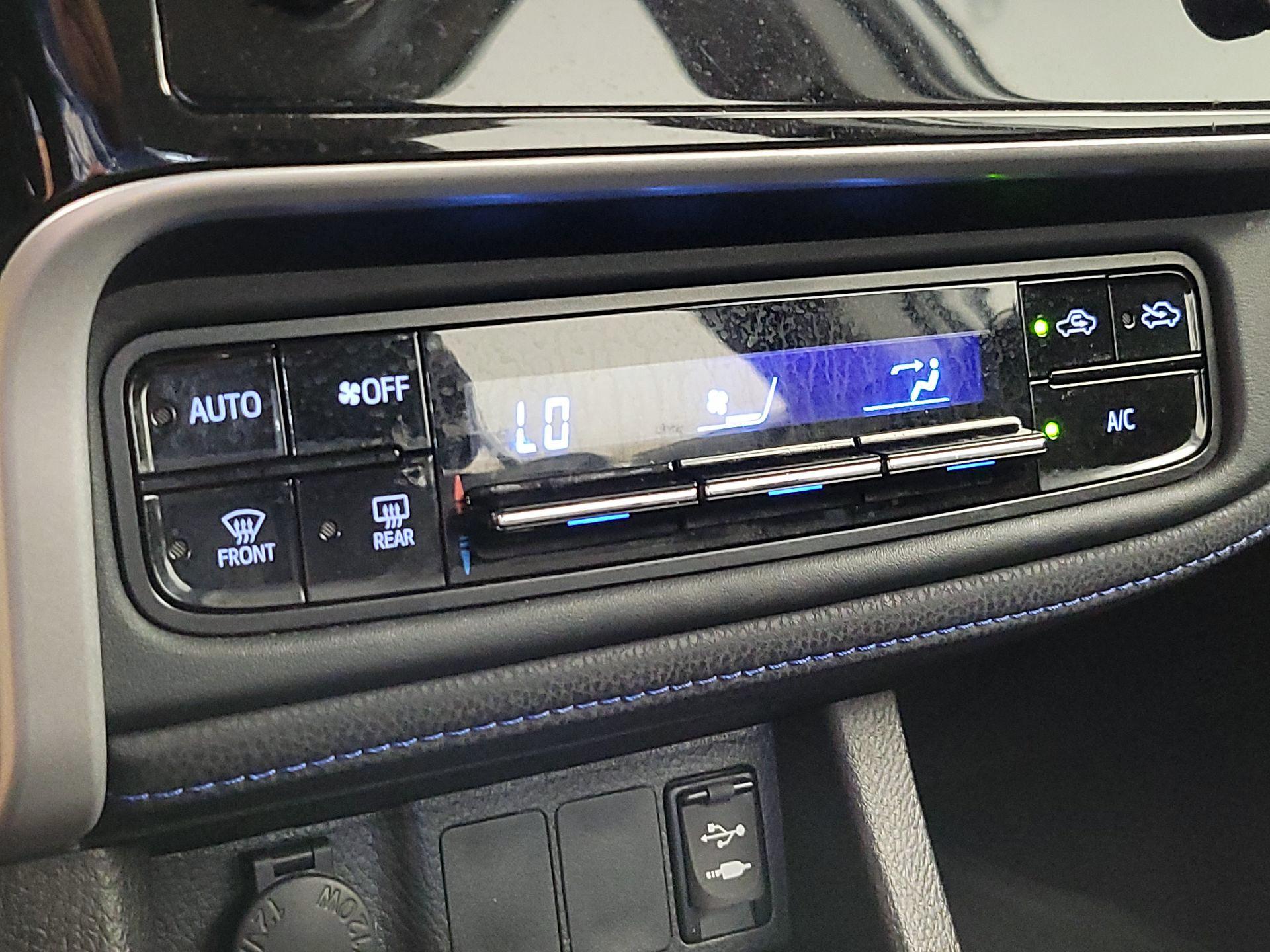Thumbnail: 2019 Toyota Corolla - 16