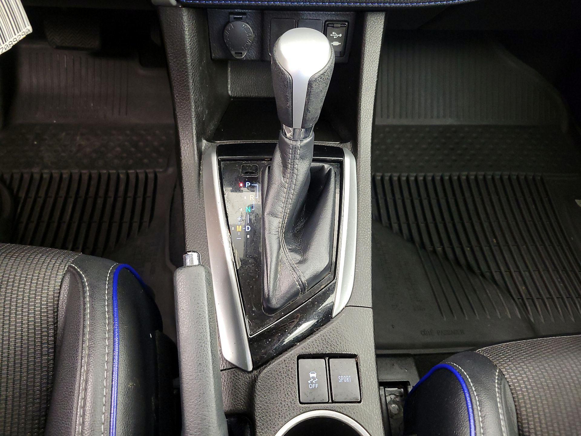 Thumbnail: 2019 Toyota Corolla - 17