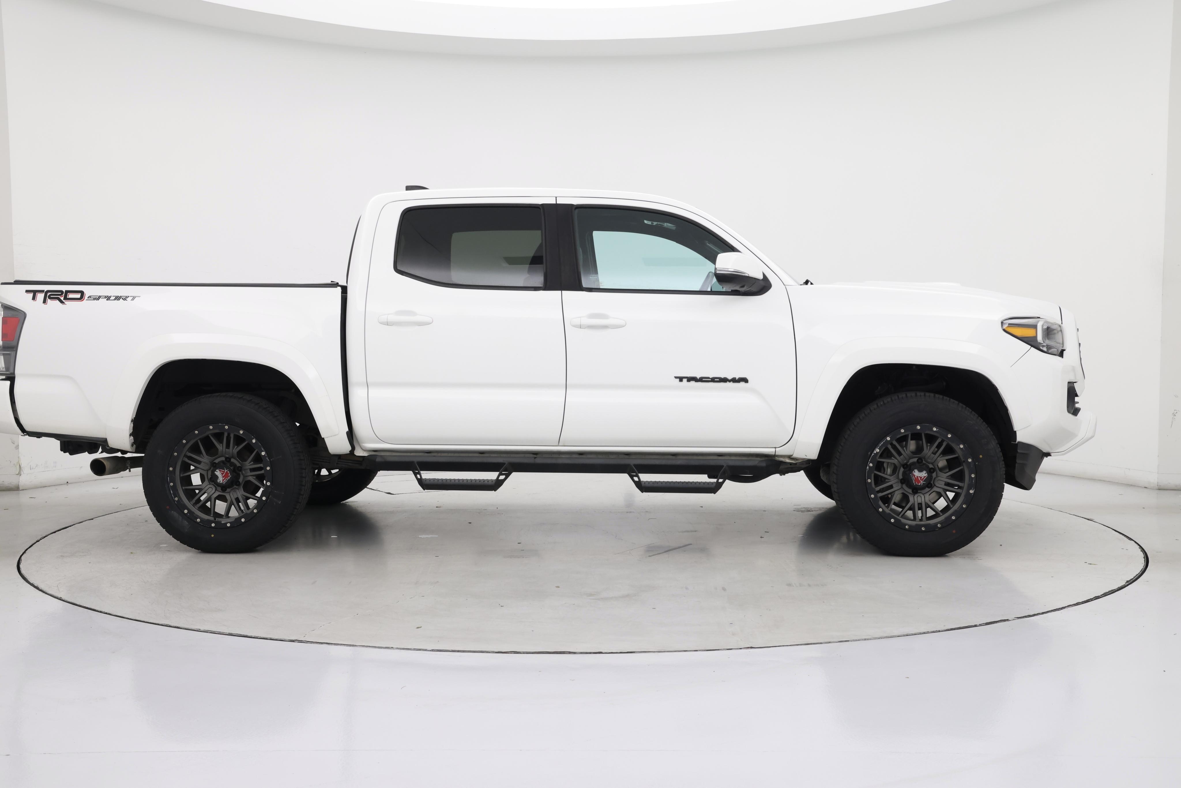Thumbnail: 2020 Toyota Tacoma - 7