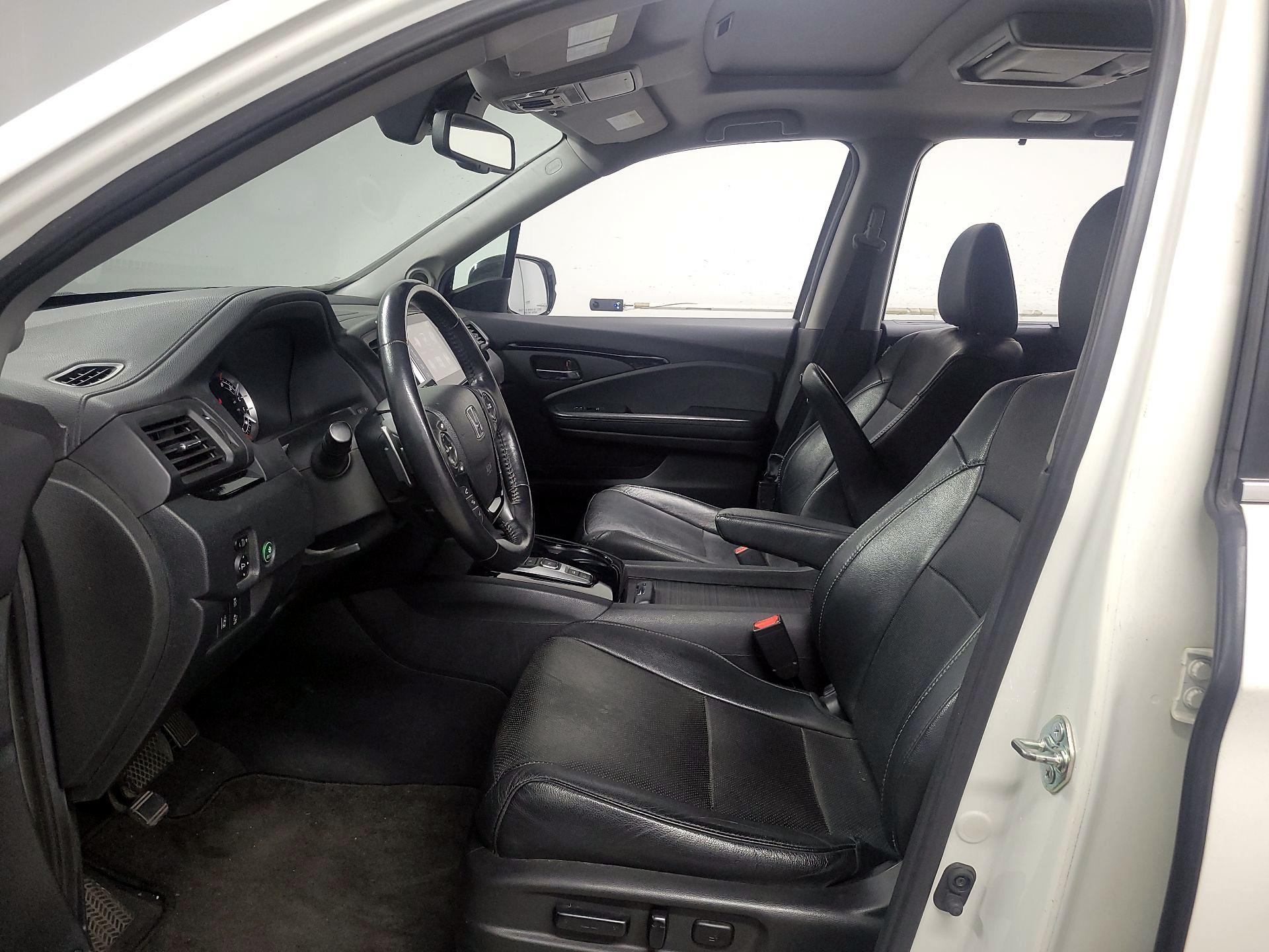 Thumbnail: 2016 Honda Pilot - 11
