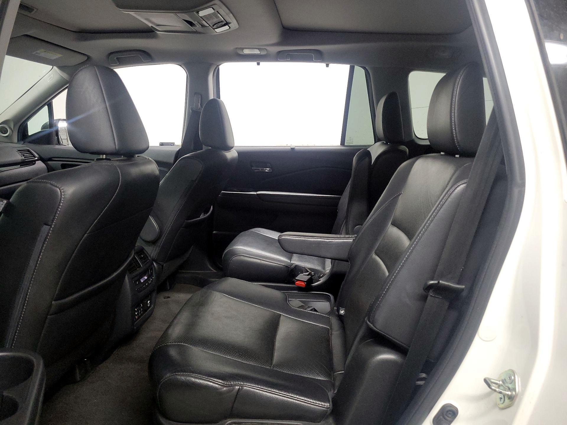 Thumbnail: 2016 Honda Pilot - 17