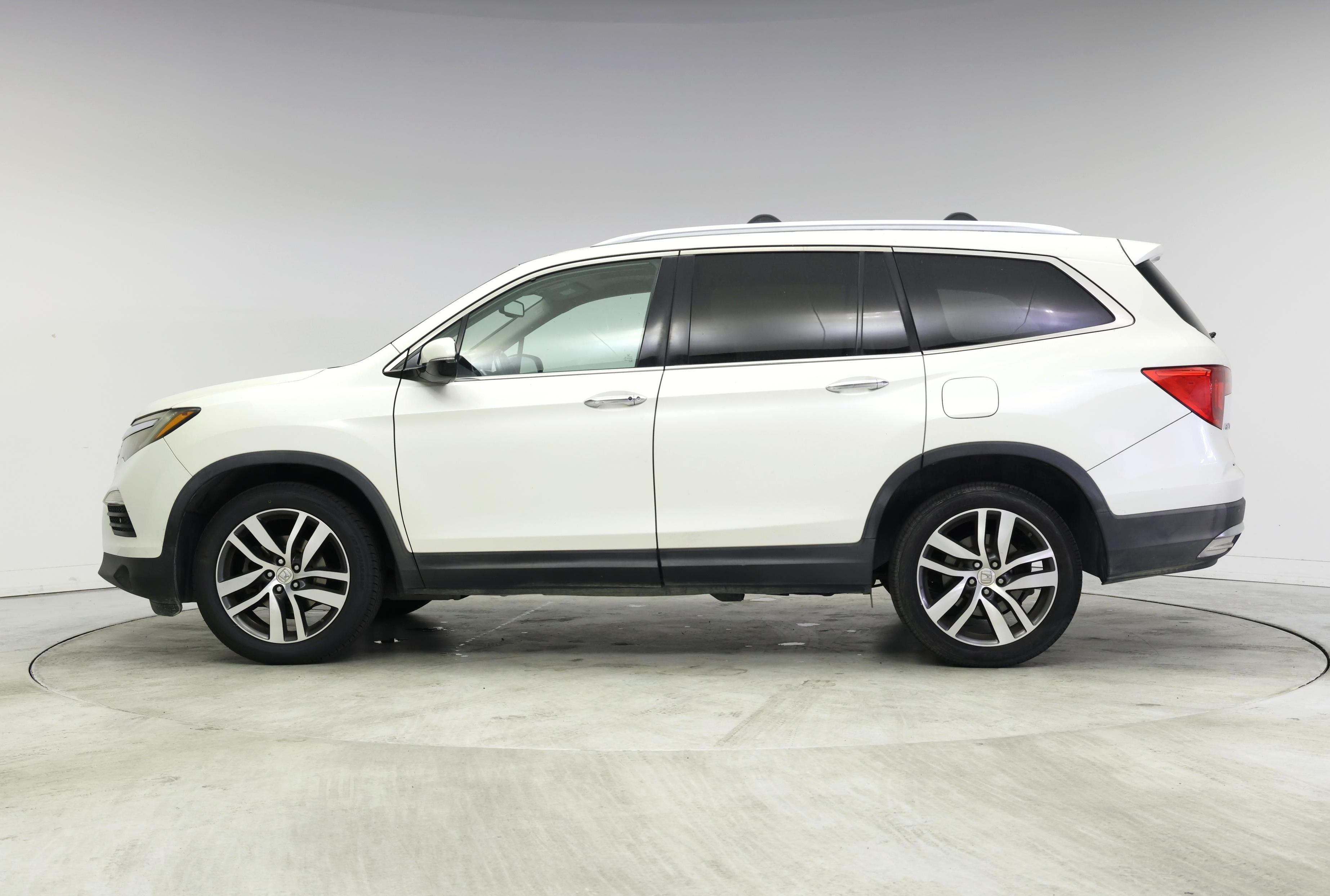 Thumbnail: 2016 Honda Pilot - 3